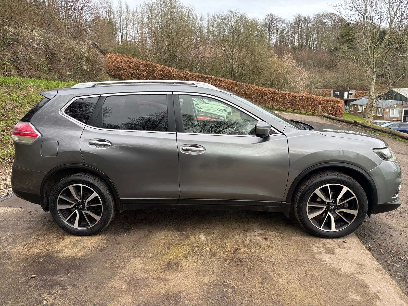 A 2016 NISSAN X-TRAIL 1.6 DIG-T n-tec SUV 5dr Petrol Manual Euro 6 (s/s) (163 ps) A 2016 NISSAN X-TRAIL 1.6 DIG-T n-tec SUV 5dr Petrol Manual Euro 6 (s/s) (163 ps)