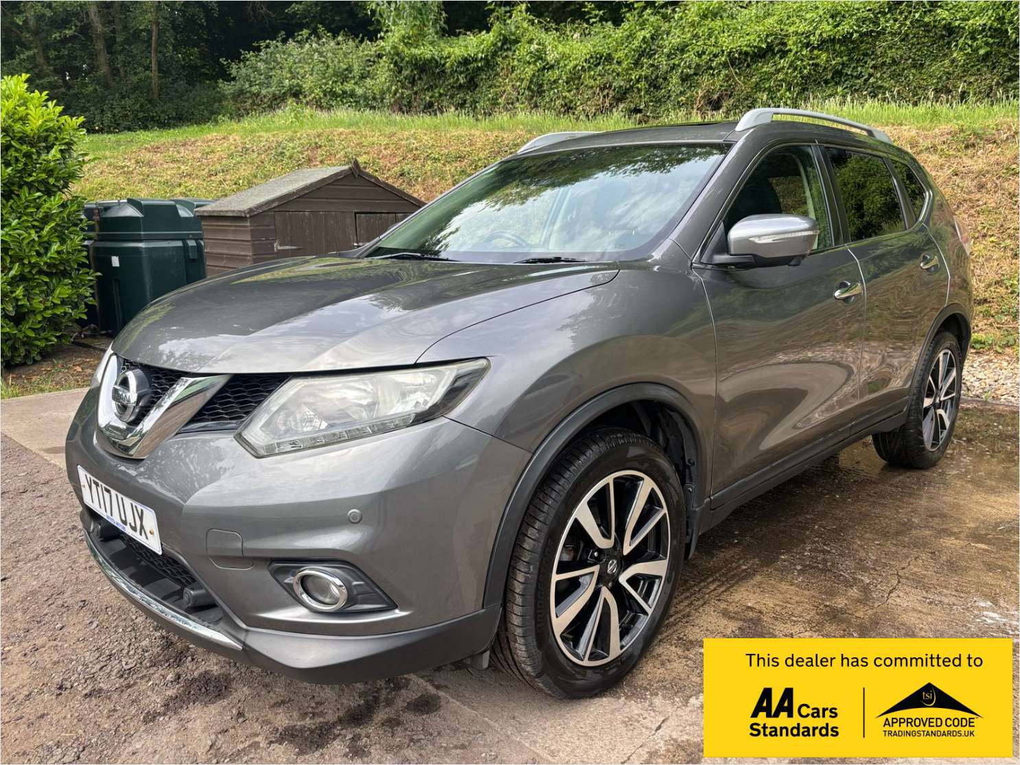 A 2017 NISSAN X-TRAIL 1.6 DIG-T N-Vision SUV 5dr Petrol Manual Euro 6 (s/s) (163 ps) A 2017 NISSAN X-TRAIL 1.6 DIG-T N-Vision SUV 5dr Petrol Manual Euro 6 (s/s) (163 ps)