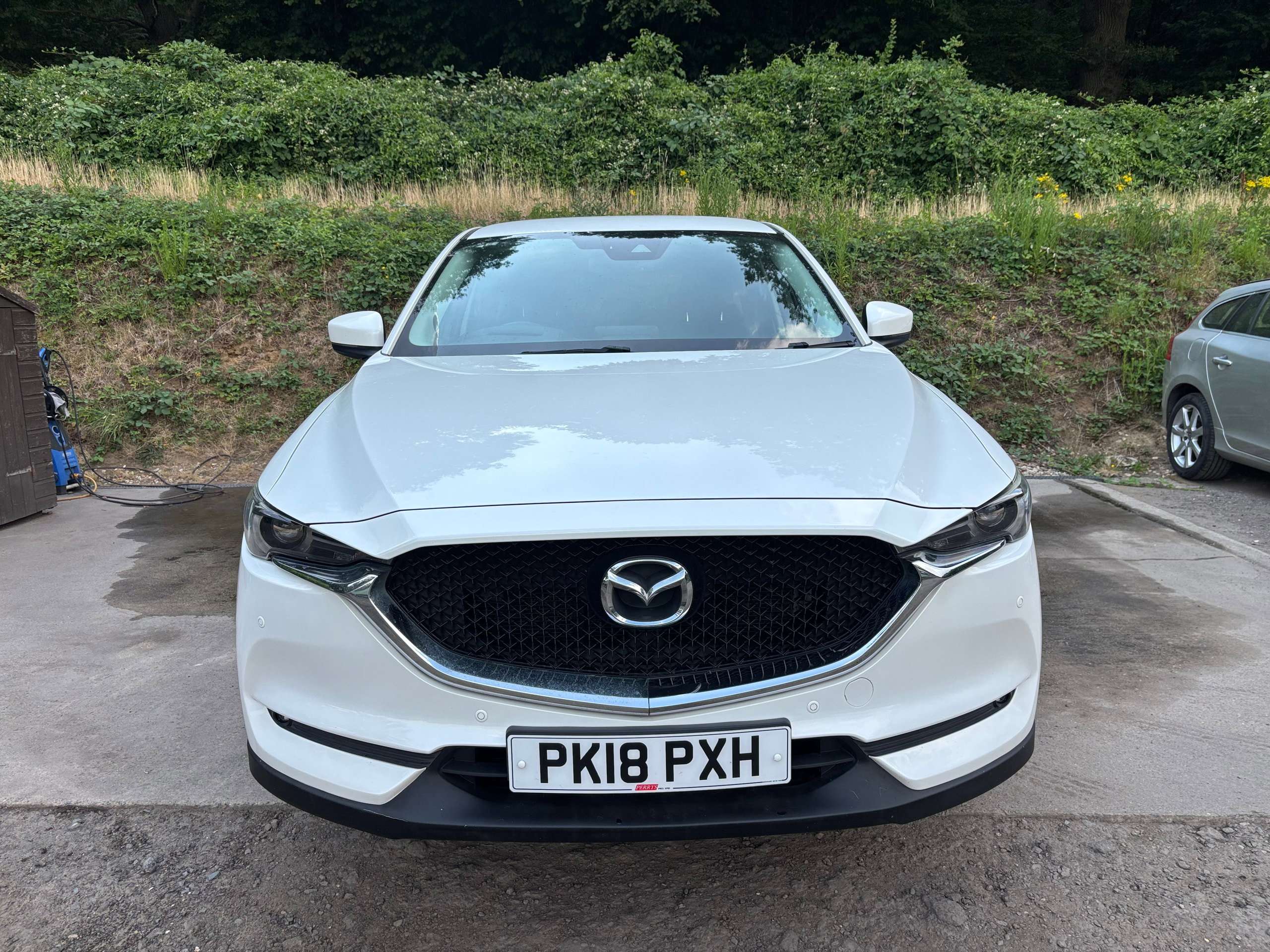 A 2018 MAZDA CX-5 2.0 SKYACTIV-G Sport Nav SUV 5dr Petrol Manual Euro 6 (s/s) (165 ps) A 2018 MAZDA CX-5 2.0 SKYACTIV-G Sport Nav SUV 5dr Petrol Manual Euro 6 (s/s) (165 ps)