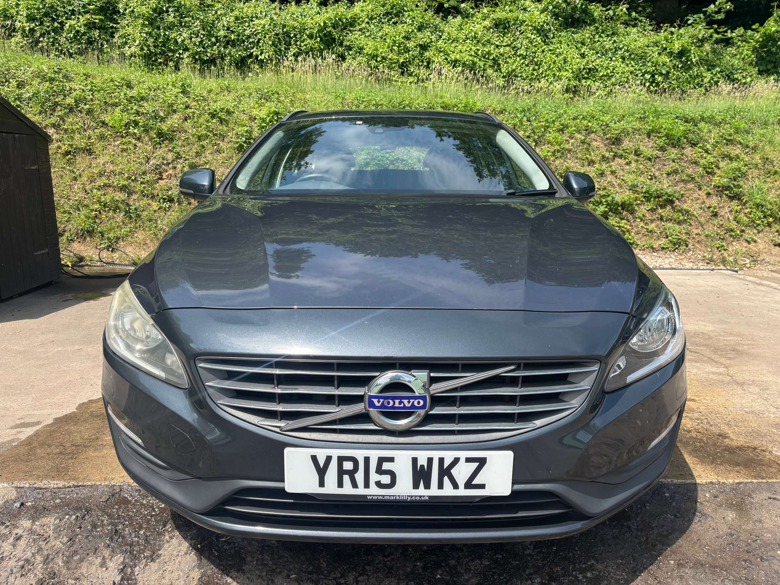 A 2015 VOLVO V60 2.0 D4 Business Edition Estate 5dr Diesel Manual Euro 6 (s/s) (181 ps) A 2015 VOLVO V60 2.0 D4 Business Edition Estate 5dr Diesel Manual Euro 6 (s/s) (181 ps)