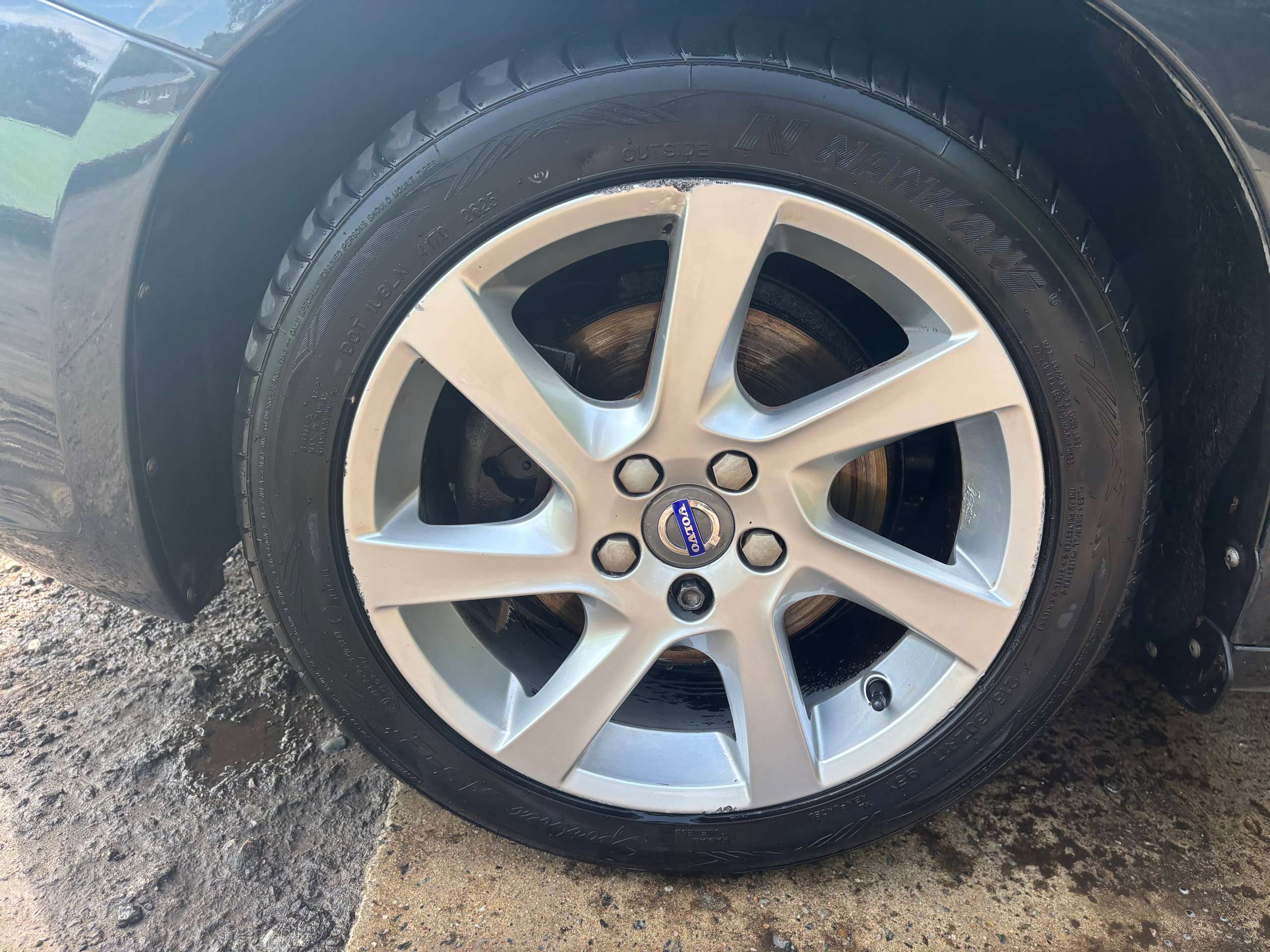 2015 VOLVO V60 2015 VOLVO V60
