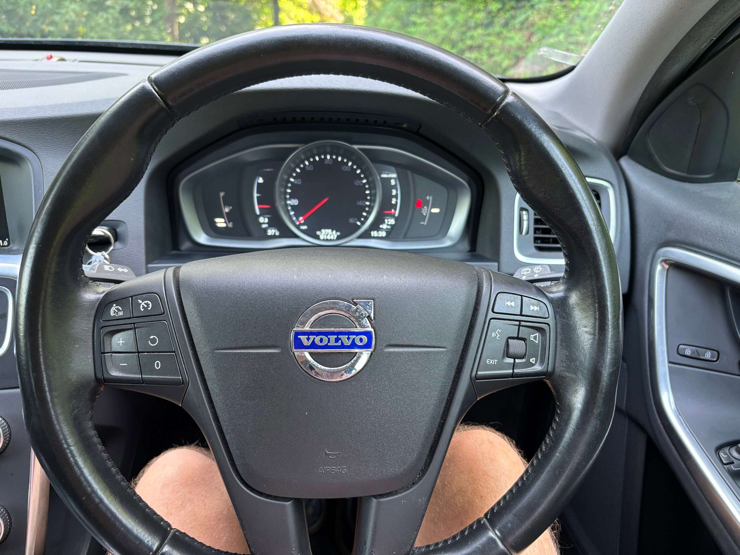 2015 VOLVO V60 2015 VOLVO V60