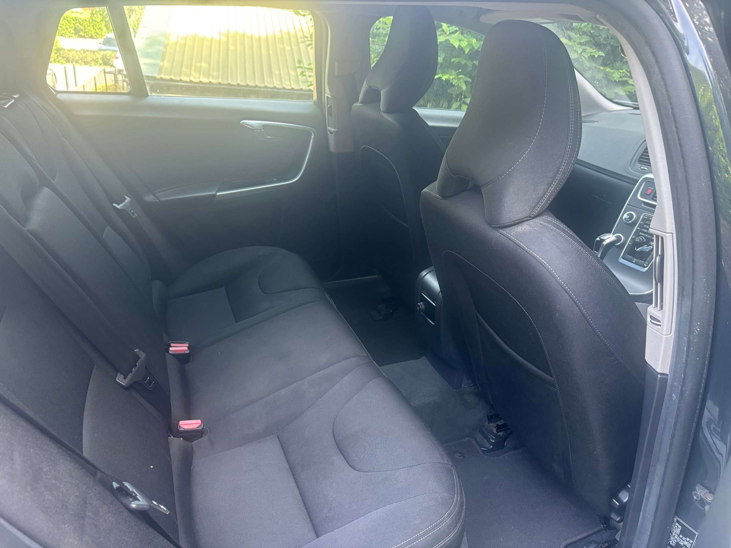 2015 VOLVO V60 2015 VOLVO V60