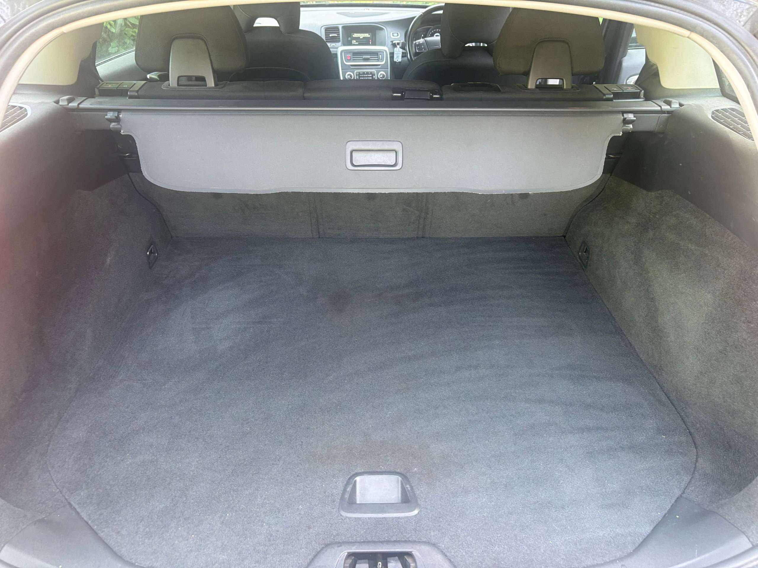2015 VOLVO V60 2015 VOLVO V60