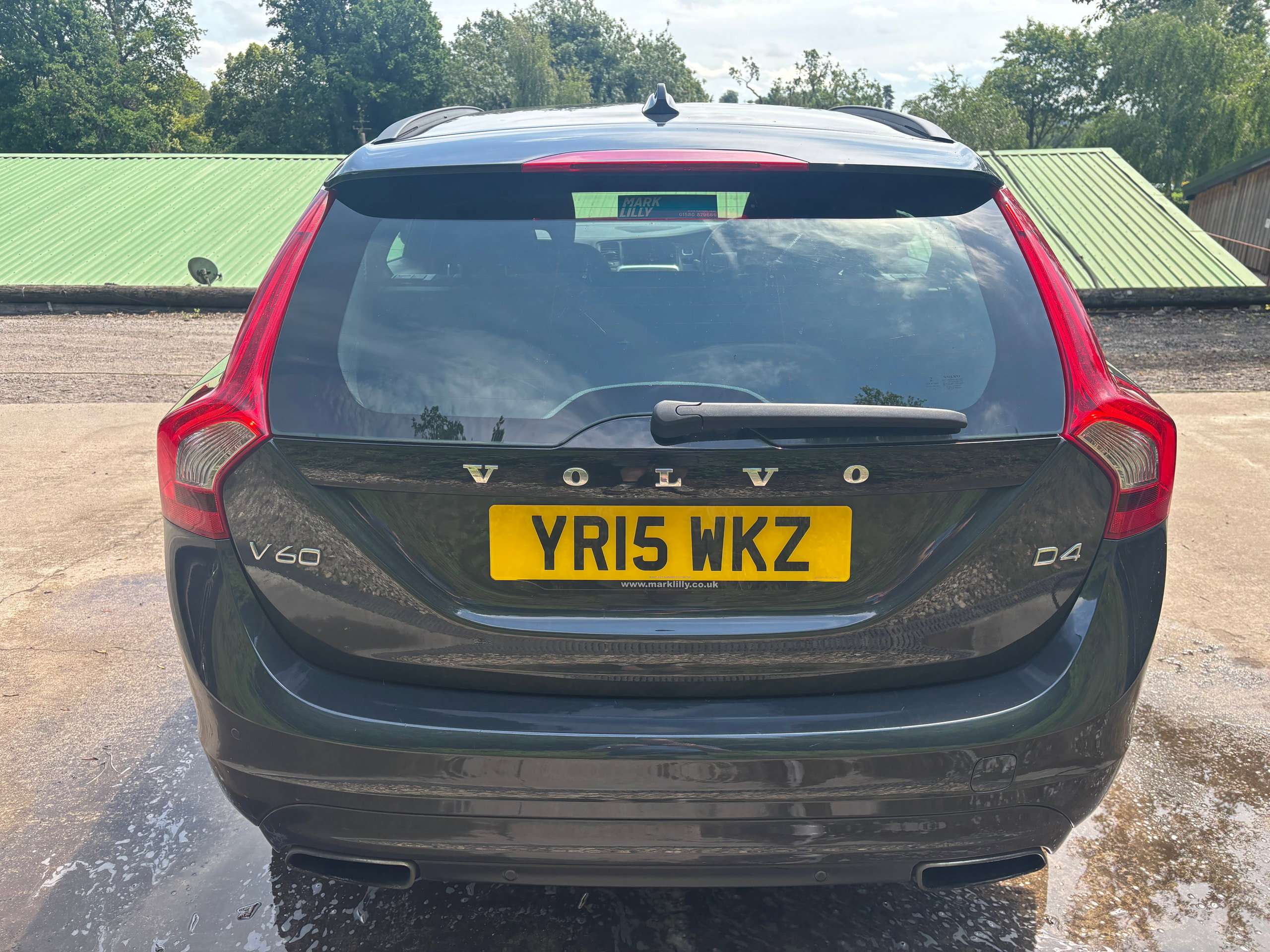 2015 VOLVO V60 2015 VOLVO V60