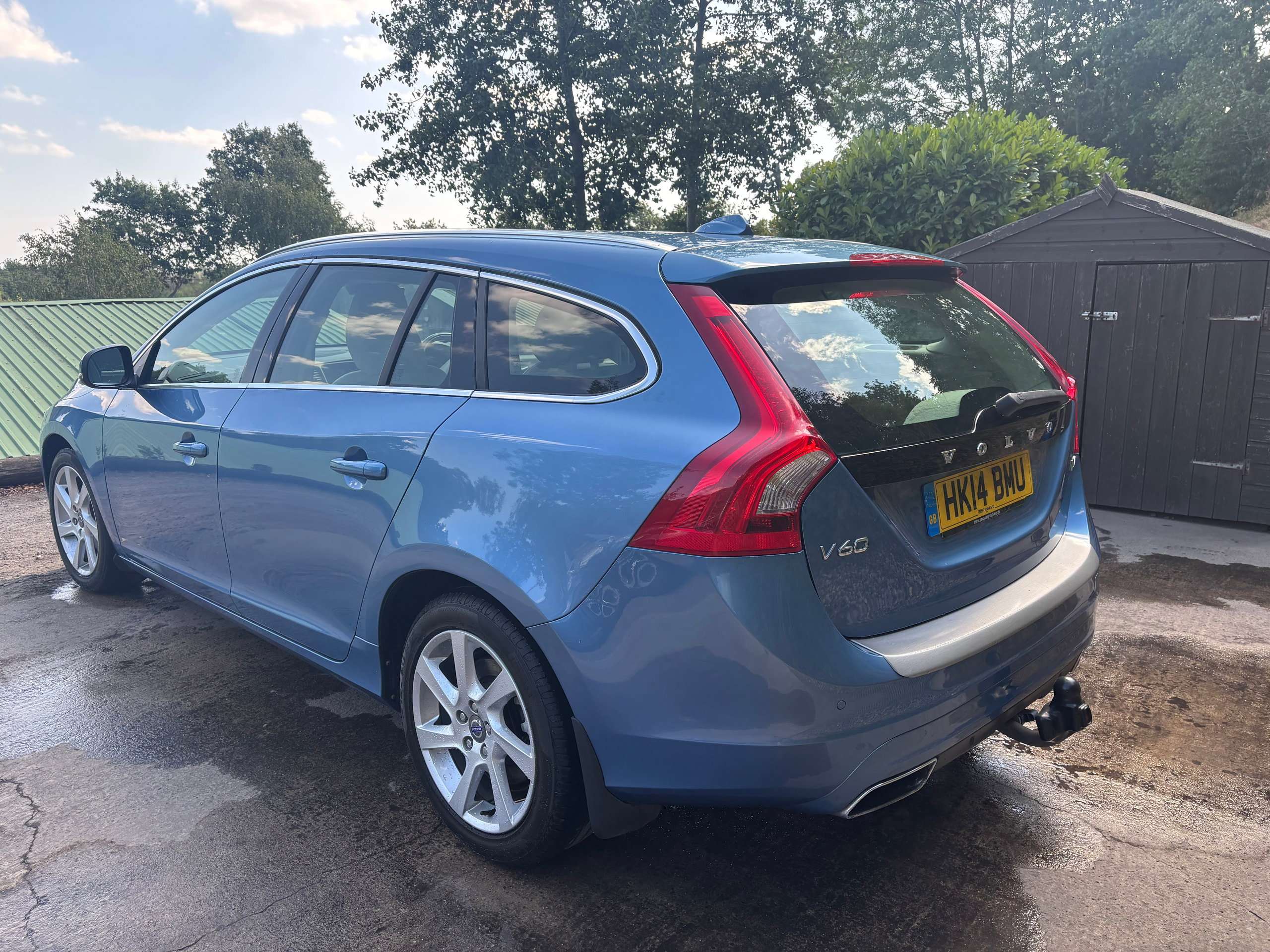 2014 VOLVO V60 2014 VOLVO V60
