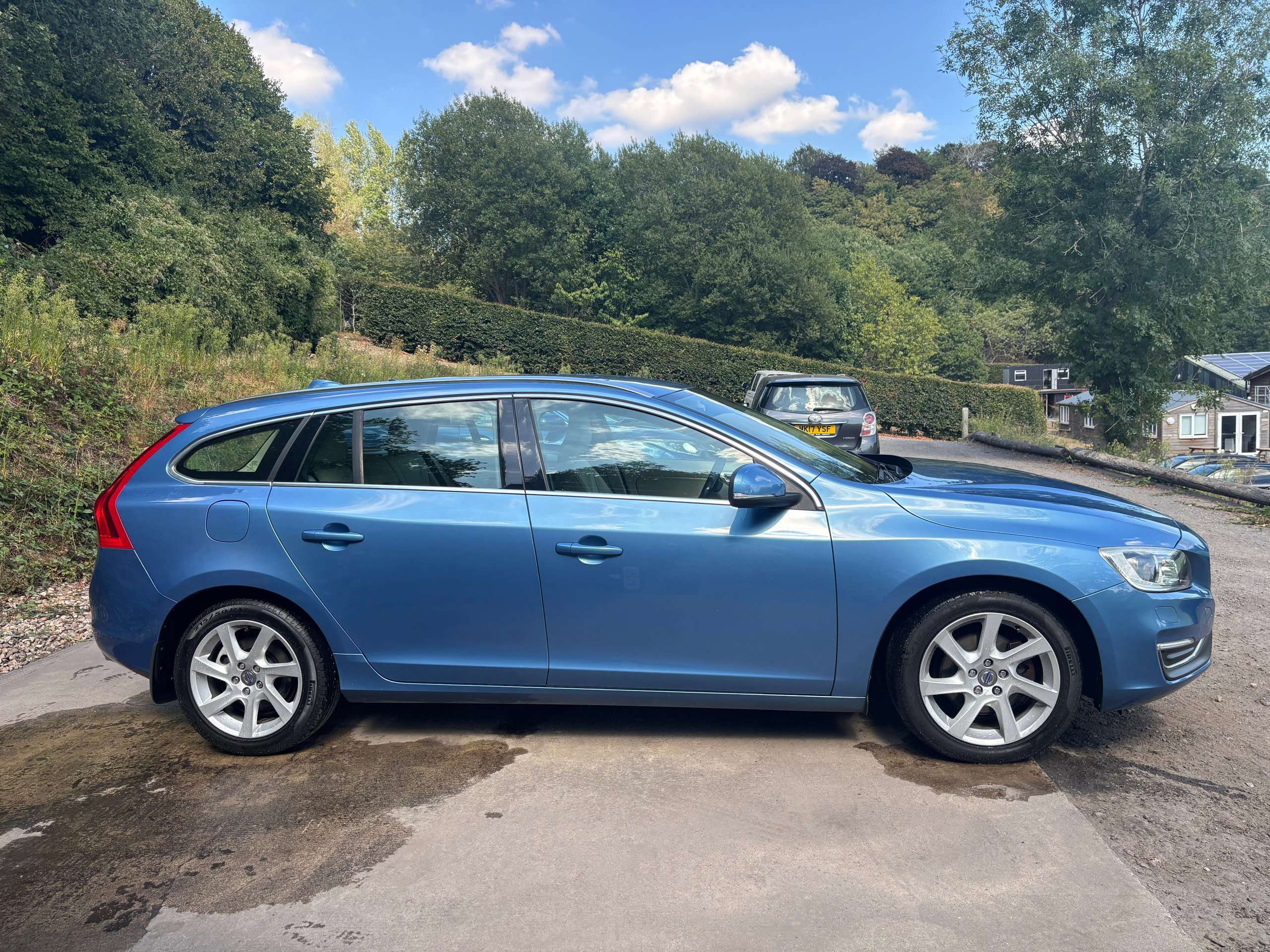 2014 VOLVO V60 2014 VOLVO V60