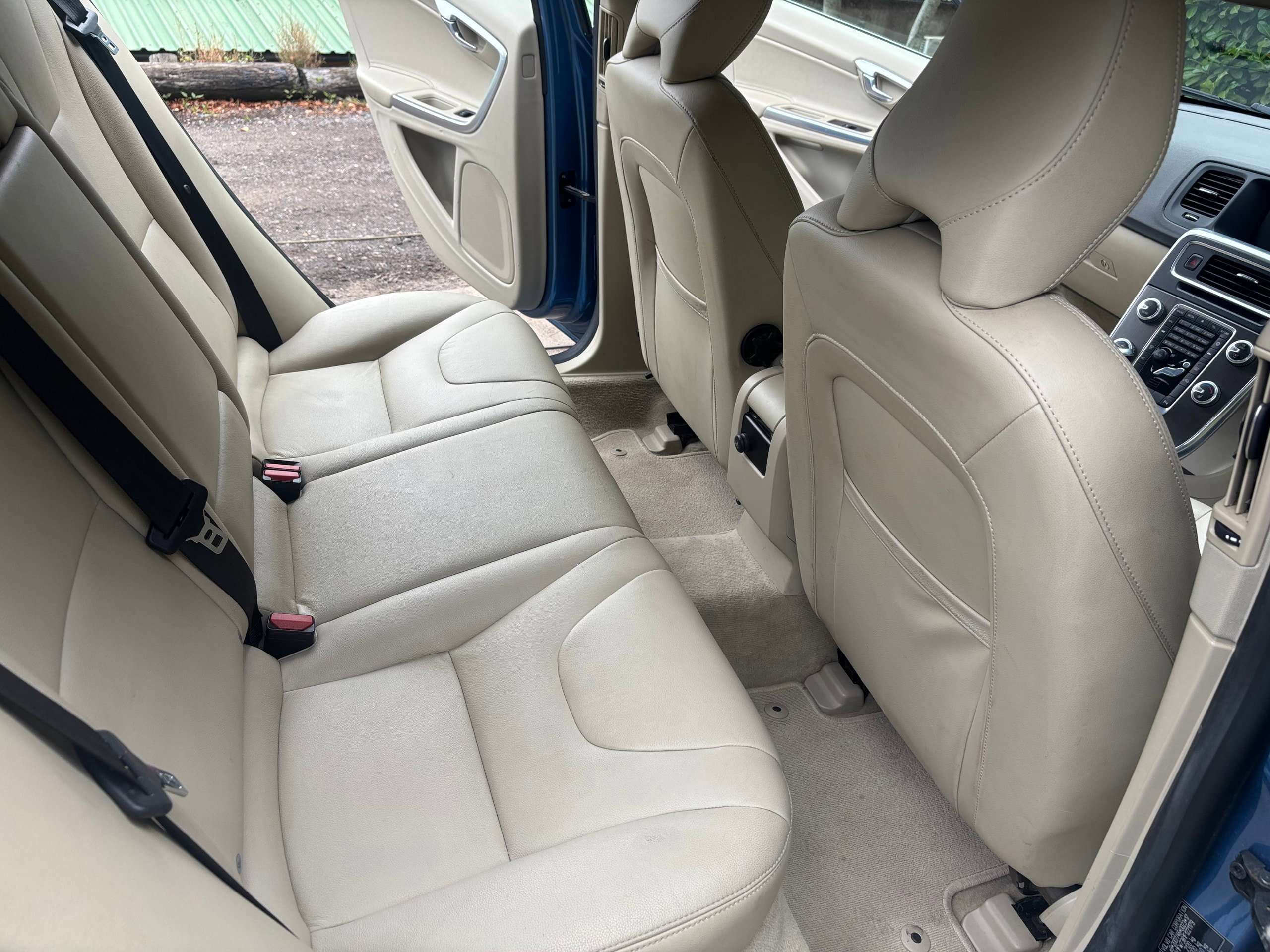 2014 VOLVO V60 2014 VOLVO V60