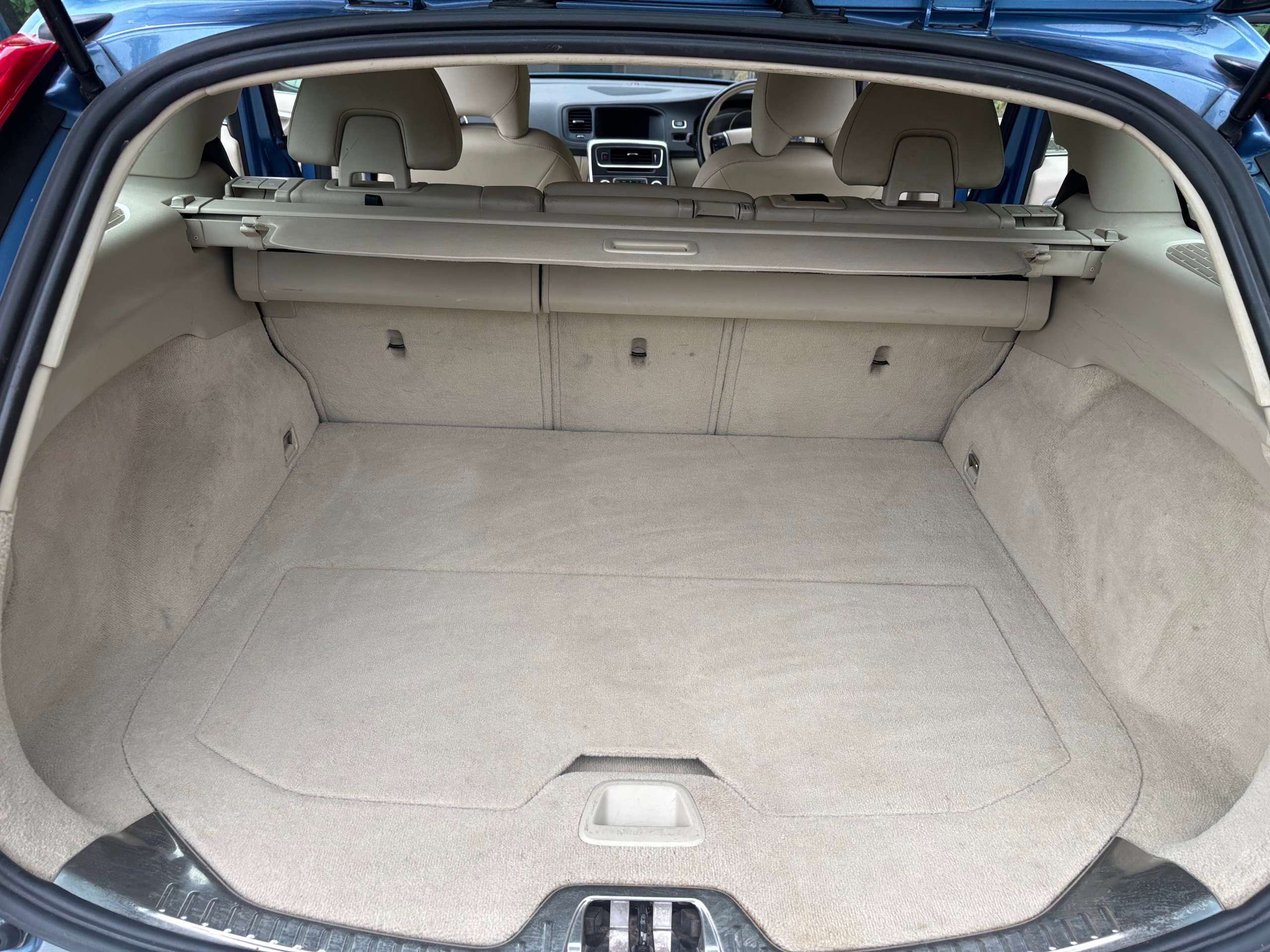 2014 VOLVO V60 2014 VOLVO V60