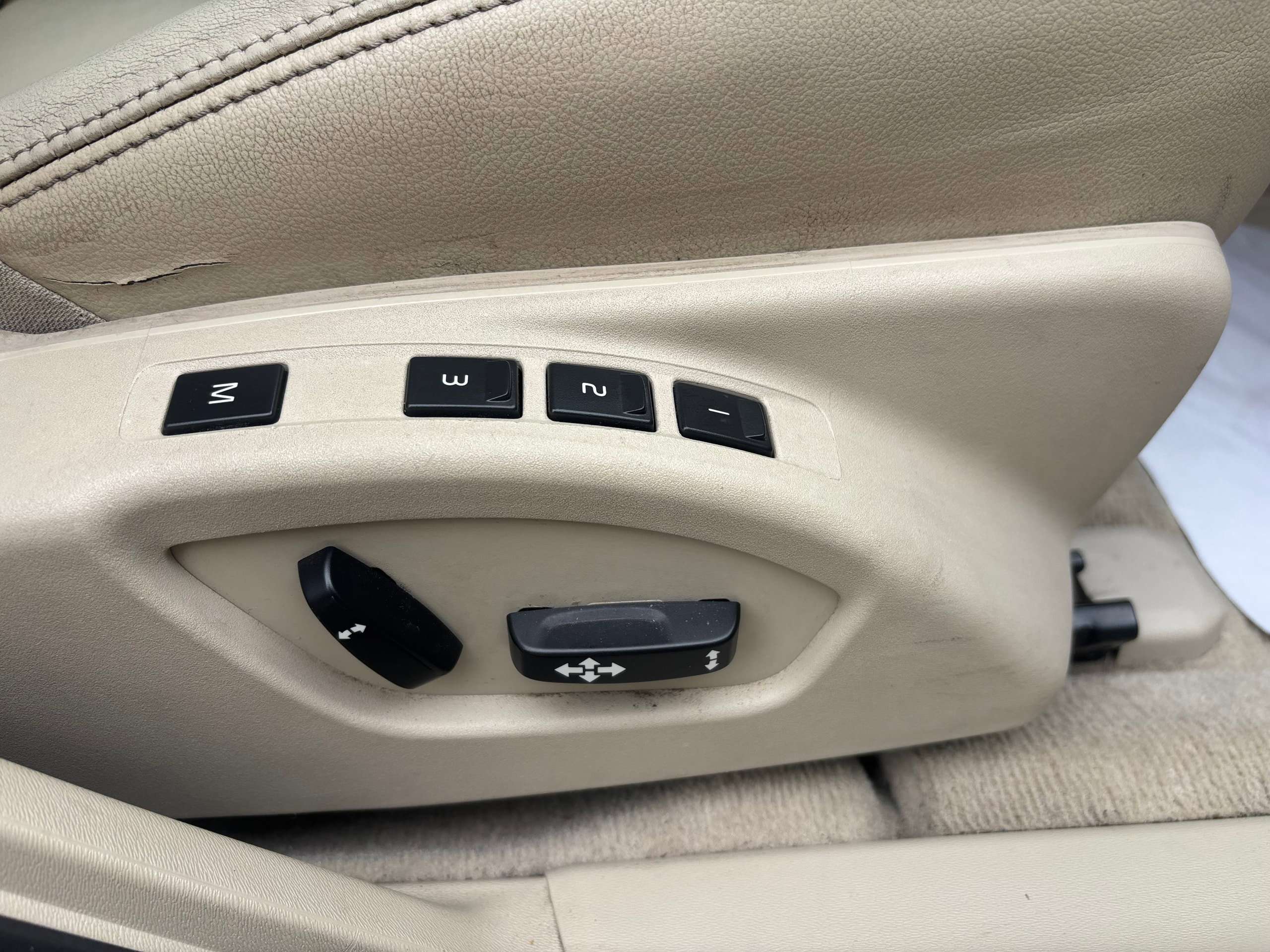 2014 VOLVO V60 2014 VOLVO V60