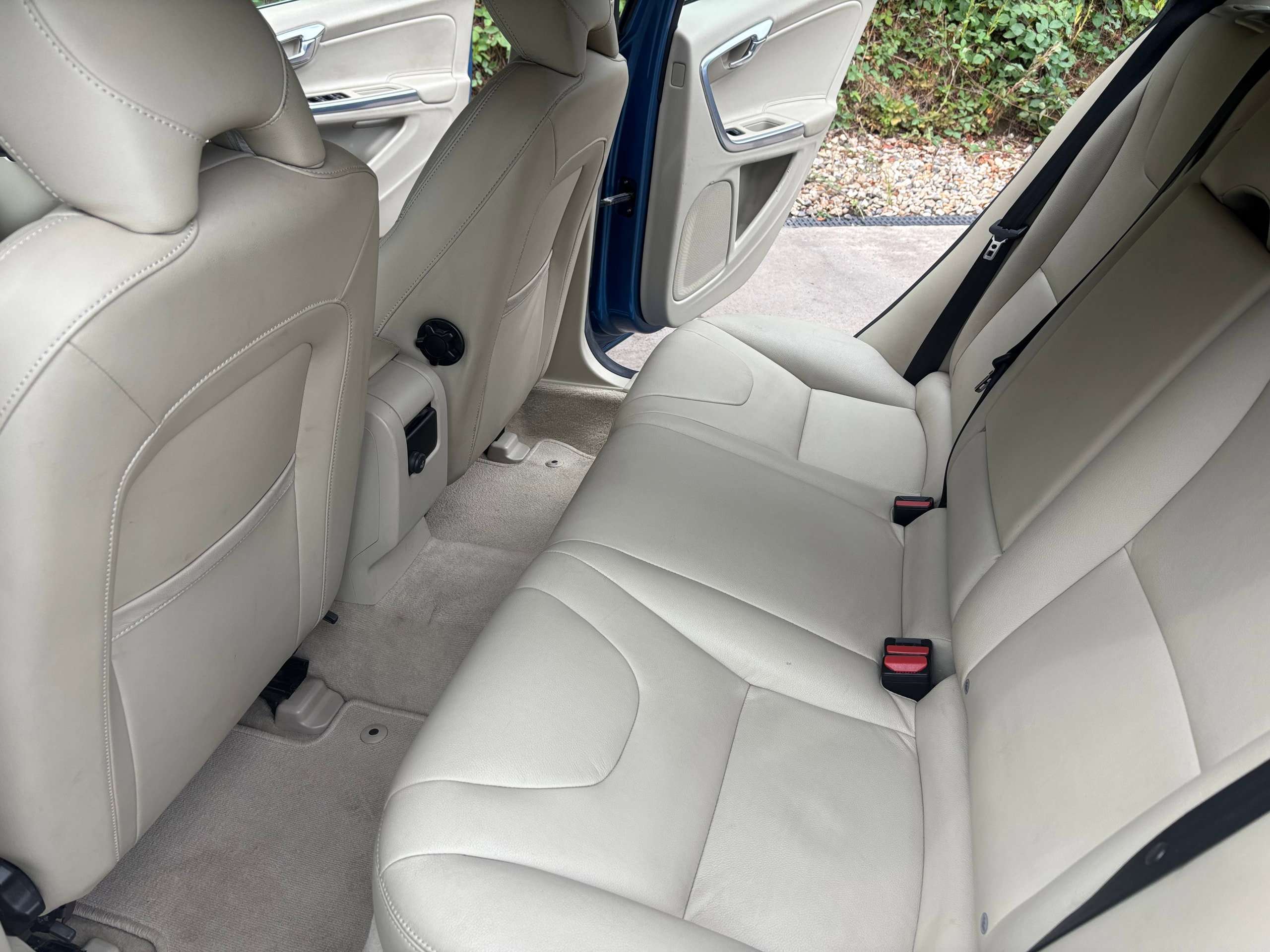 2014 VOLVO V60 2014 VOLVO V60