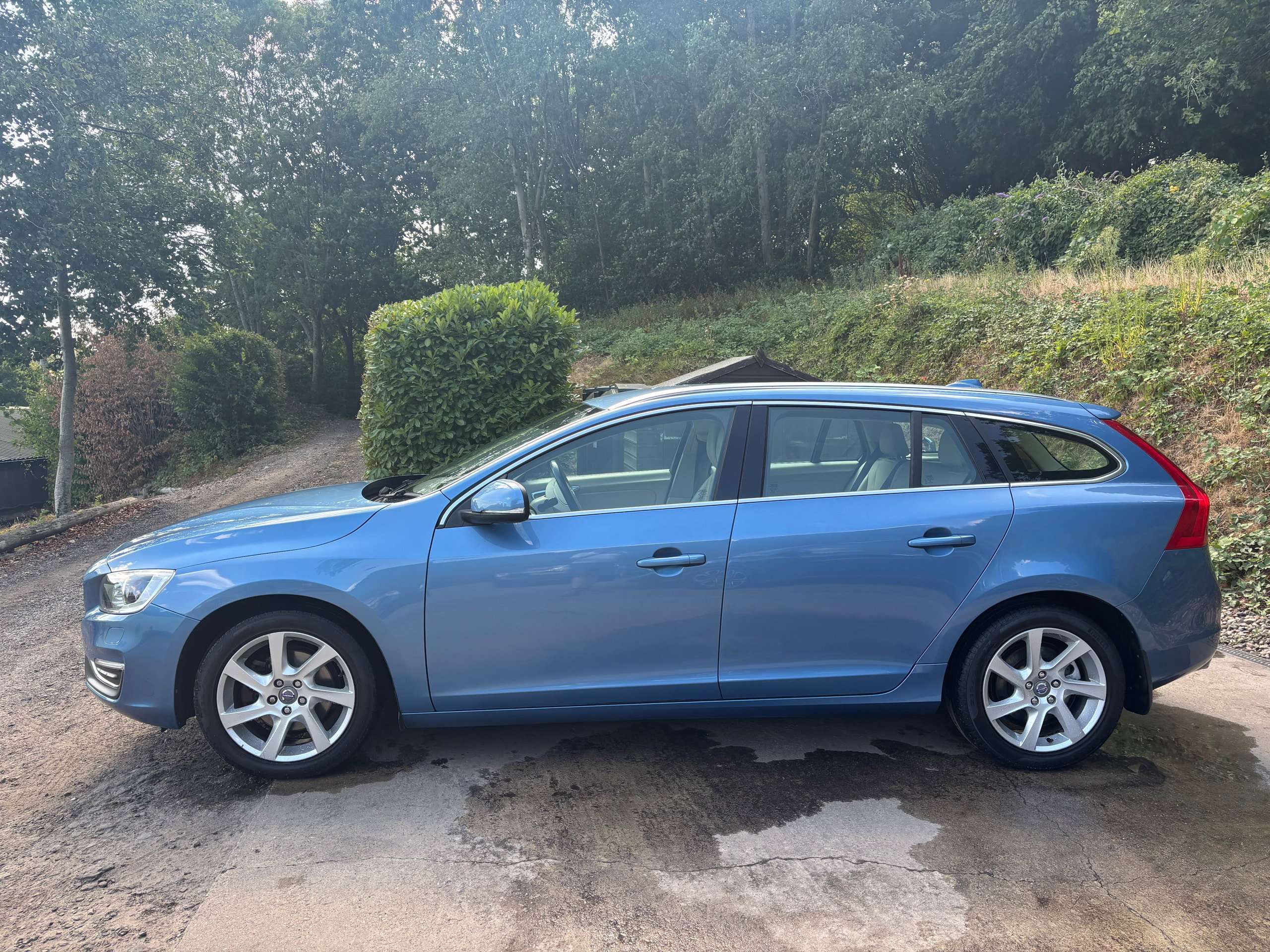 2014 VOLVO V60 2014 VOLVO V60