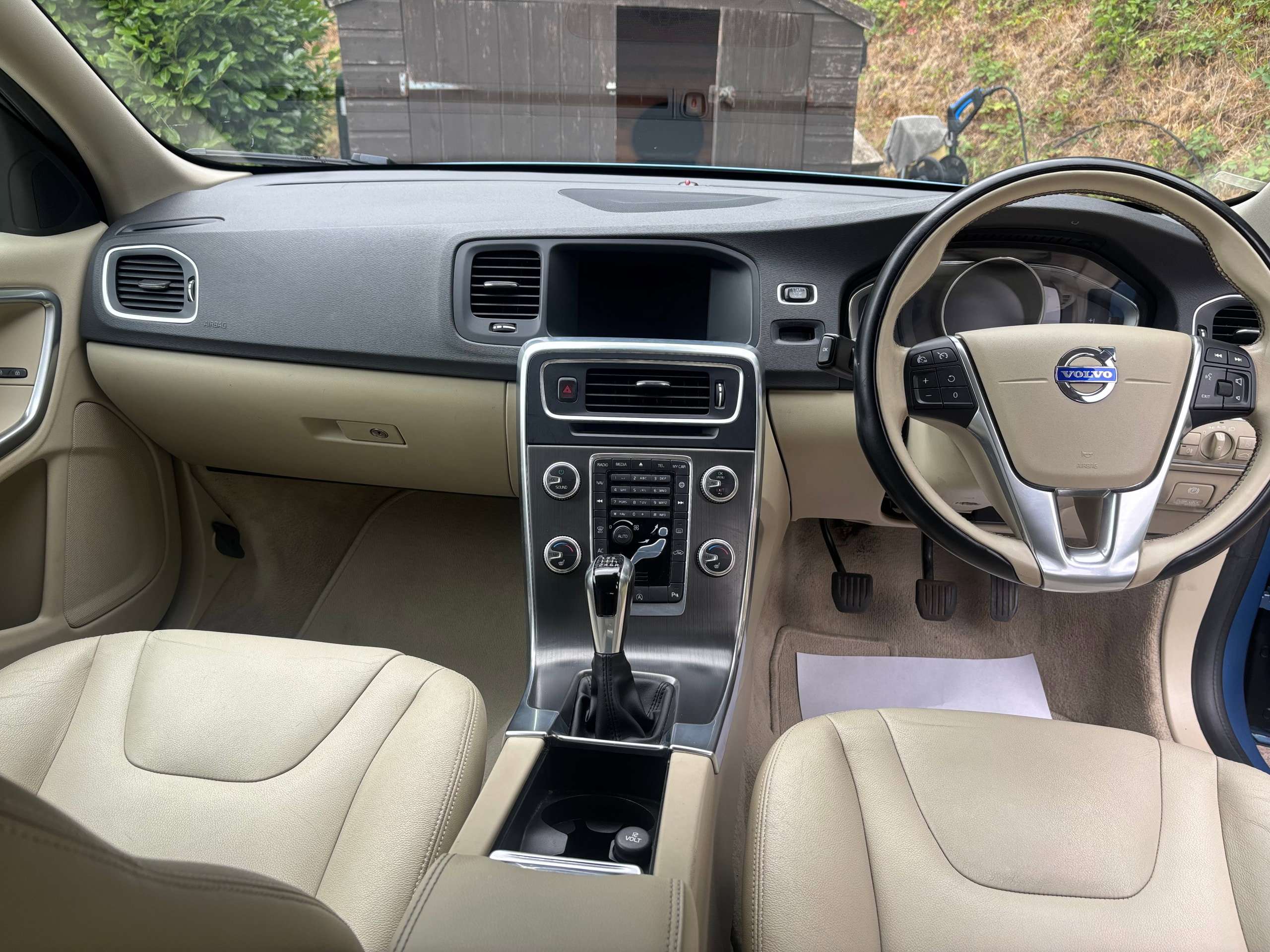 2014 VOLVO V60 2014 VOLVO V60