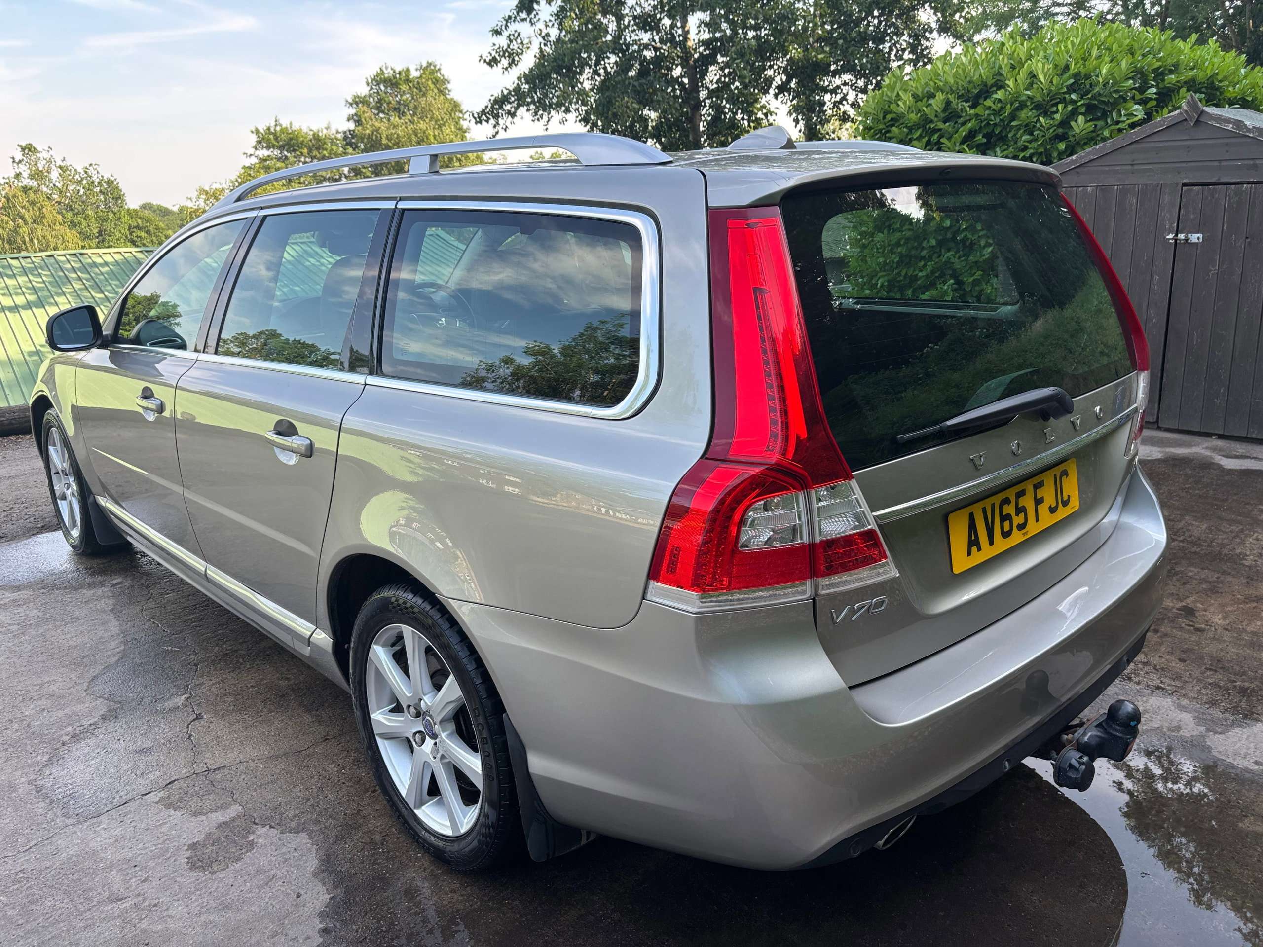 2015 VOLVO V70 2015 VOLVO V70