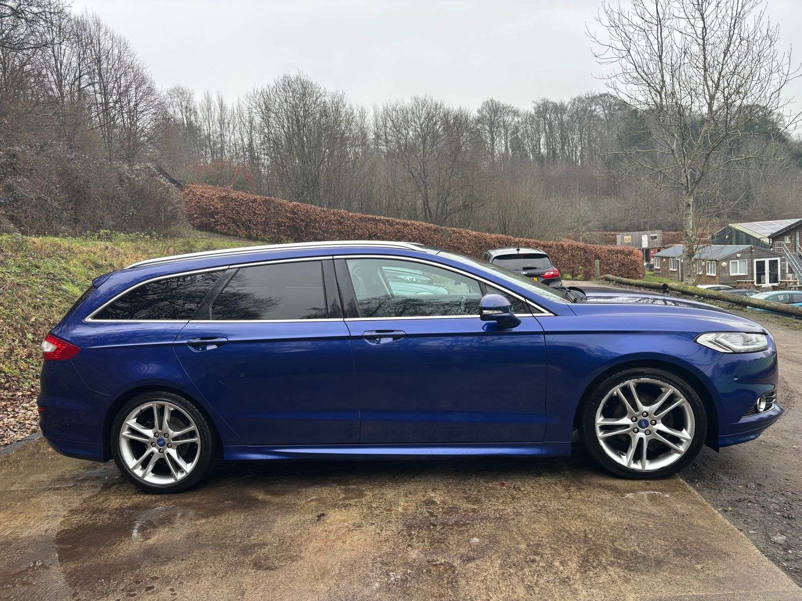 A 2015 FORD MONDEO 2.0T EcoBoost Titanium Estate 5dr Petrol Auto Euro 6 (s/s) (240 ps) A 2015 FORD MONDEO 2.0T EcoBoost Titanium Estate 5dr Petrol Auto Euro 6 (s/s) (240 ps)