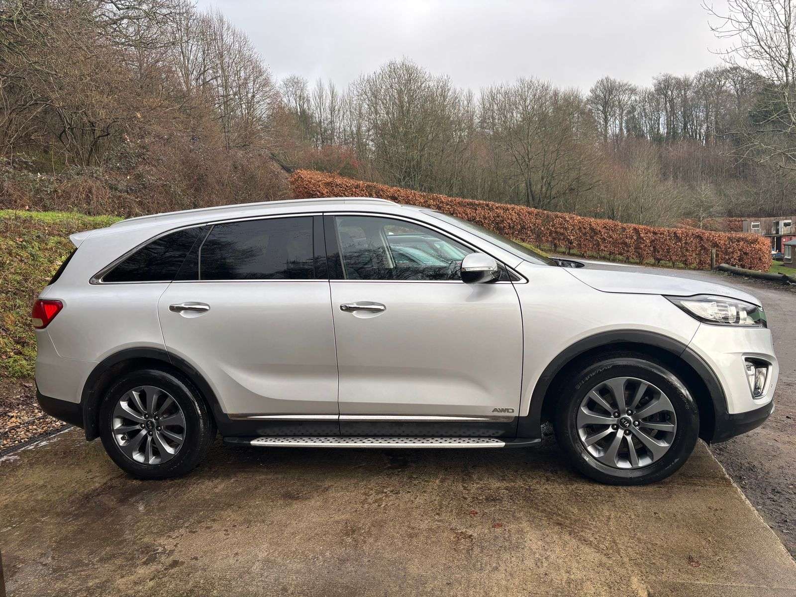 A 2015 KIA SORENTO 2.2 CRDi KX-2 SUV 5dr Diesel Auto AWD Euro 6 (s/s) (197 bhp) A 2015 KIA SORENTO 2.2 CRDi KX-2 SUV 5dr Diesel Auto AWD Euro 6 (s/s) (197 bhp)