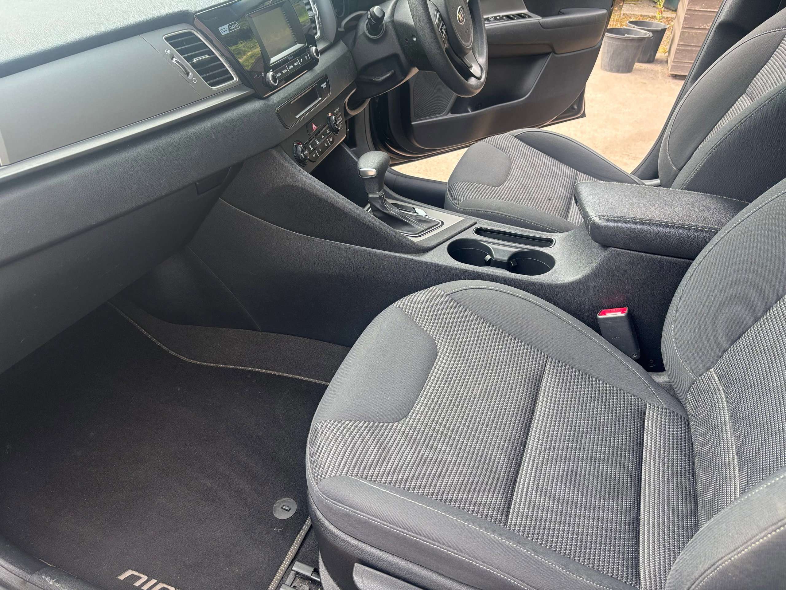 2016 KIA NIRO 2016 KIA NIRO