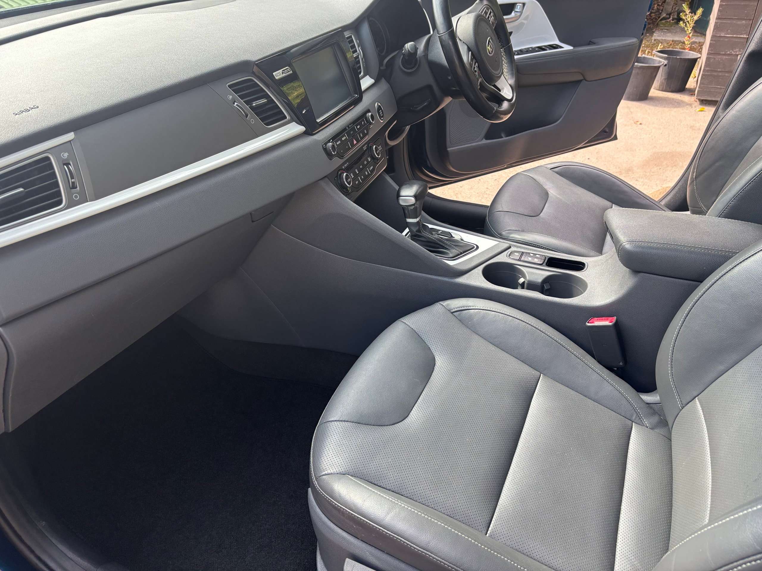 2017 KIA NIRO 2017 KIA NIRO