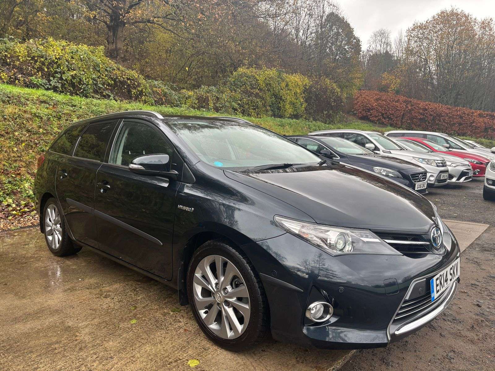 A 2014 TOYOTA AURIS 1.8 VVT-h Excel Touring Sports 5dr Petrol Hybrid CVT Euro 5 (s/s) (136 ps) A 2014 TOYOTA AURIS 1.8 VVT-h Excel Touring Sports 5dr Petrol Hybrid CVT Euro 5 (s/s) (136 ps)