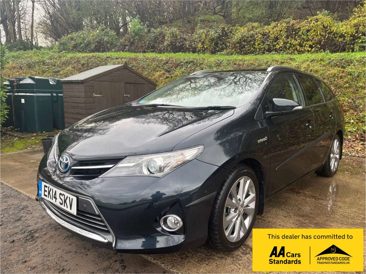 Check out this Toyota Auris 2014 Hybrid Electric Automatic