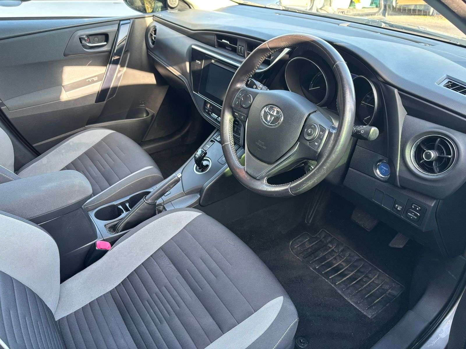 2015 TOYOTA AURIS 2015 TOYOTA AURIS
