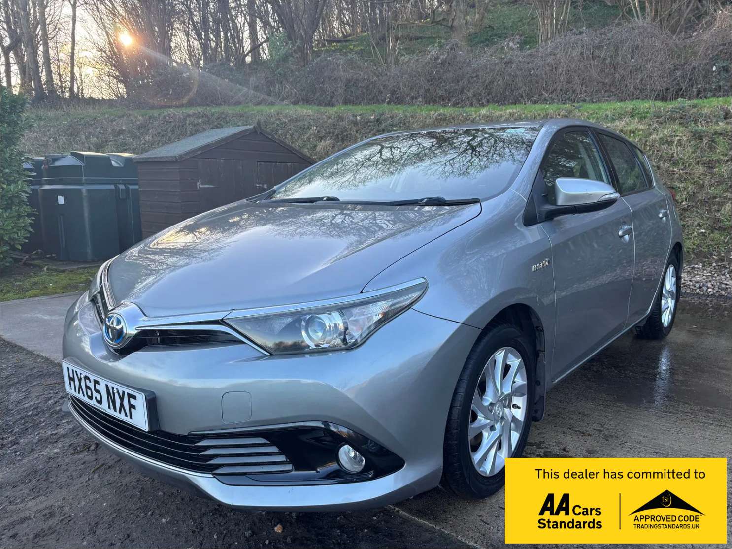 A 2015 TOYOTA AURIS 1.8 VVT-h Business Edition Hatchback 5dr Petrol Hybrid CVT Euro 6 (s/s) (136 ps) A 2015 TOYOTA AURIS 1.8 VVT-h Business Edition Hatchback 5dr Petrol Hybrid CVT Euro 6 (s/s) (136 ps)