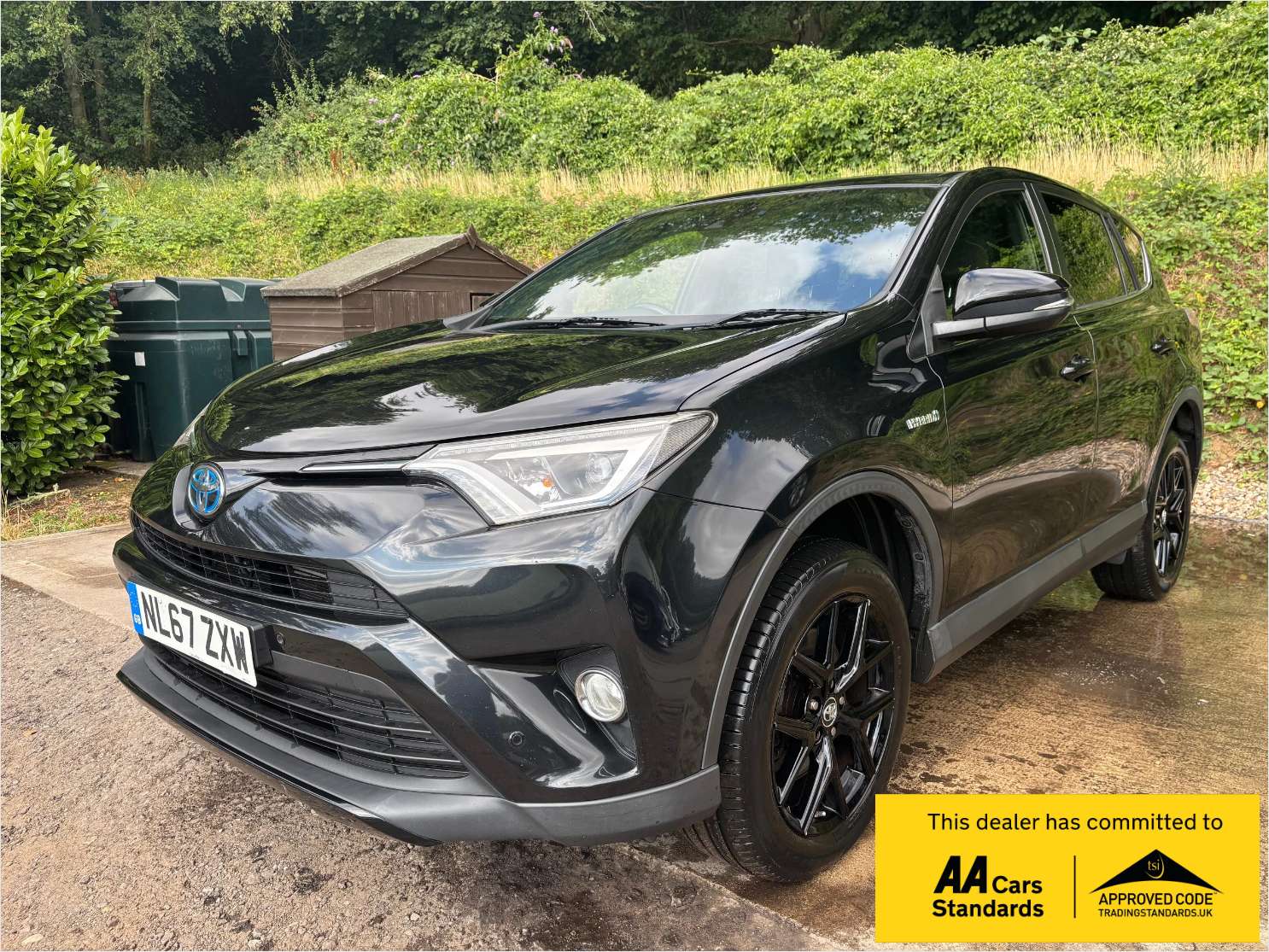 A 2017 TOYOTA RAV4 2.5 VVT-h Excel SUV 5dr Petrol Hybrid CVT Euro 6 (s/s) (197 ps) A 2017 TOYOTA RAV4 2.5 VVT-h Excel SUV 5dr Petrol Hybrid CVT Euro 6 (s/s) (197 ps)