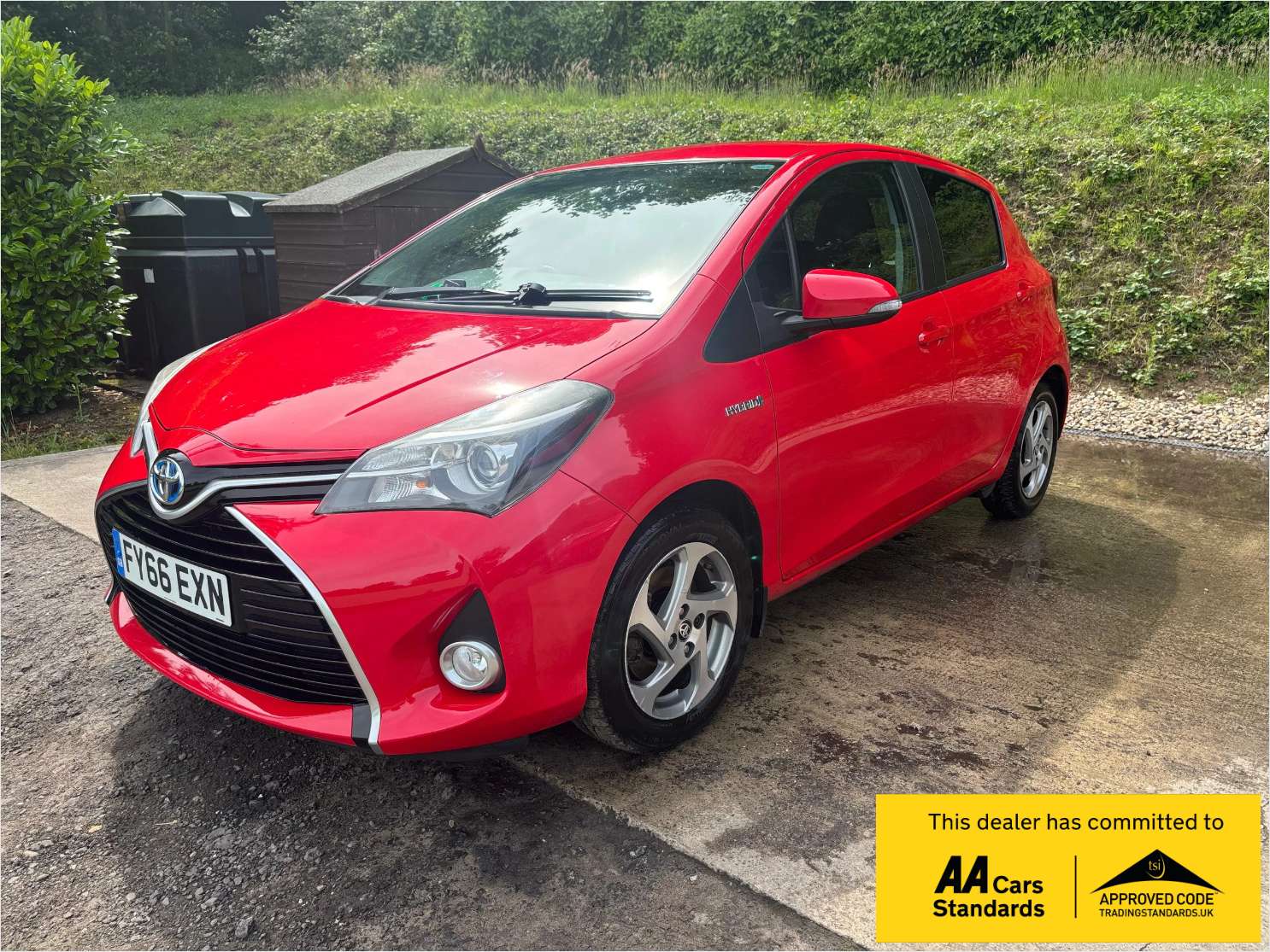 A 2016 TOYOTA YARIS 1.5 VVT-h Icon Hatchback 5dr Petrol Hybrid E-CVT Euro 6 (101 ps) A 2016 TOYOTA YARIS 1.5 VVT-h Icon Hatchback 5dr Petrol Hybrid E-CVT Euro 6 (101 ps)