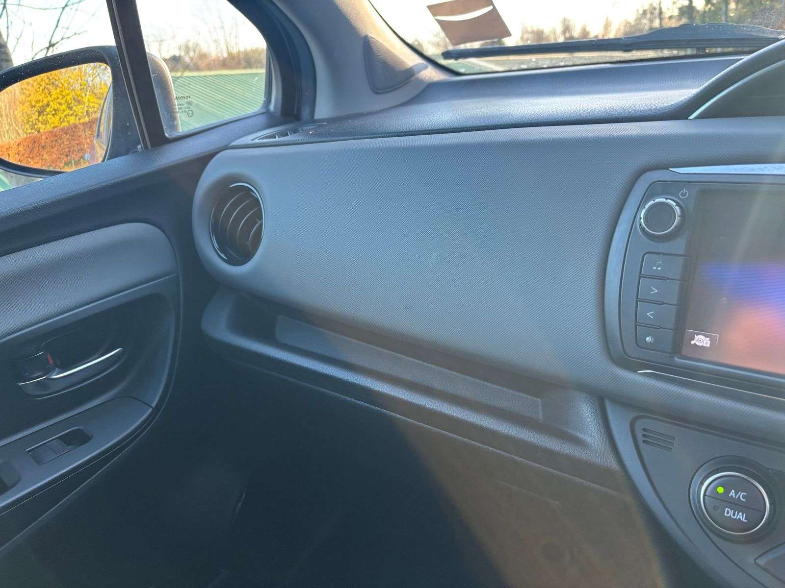 2016 TOYOTA YARIS 2016 TOYOTA YARIS