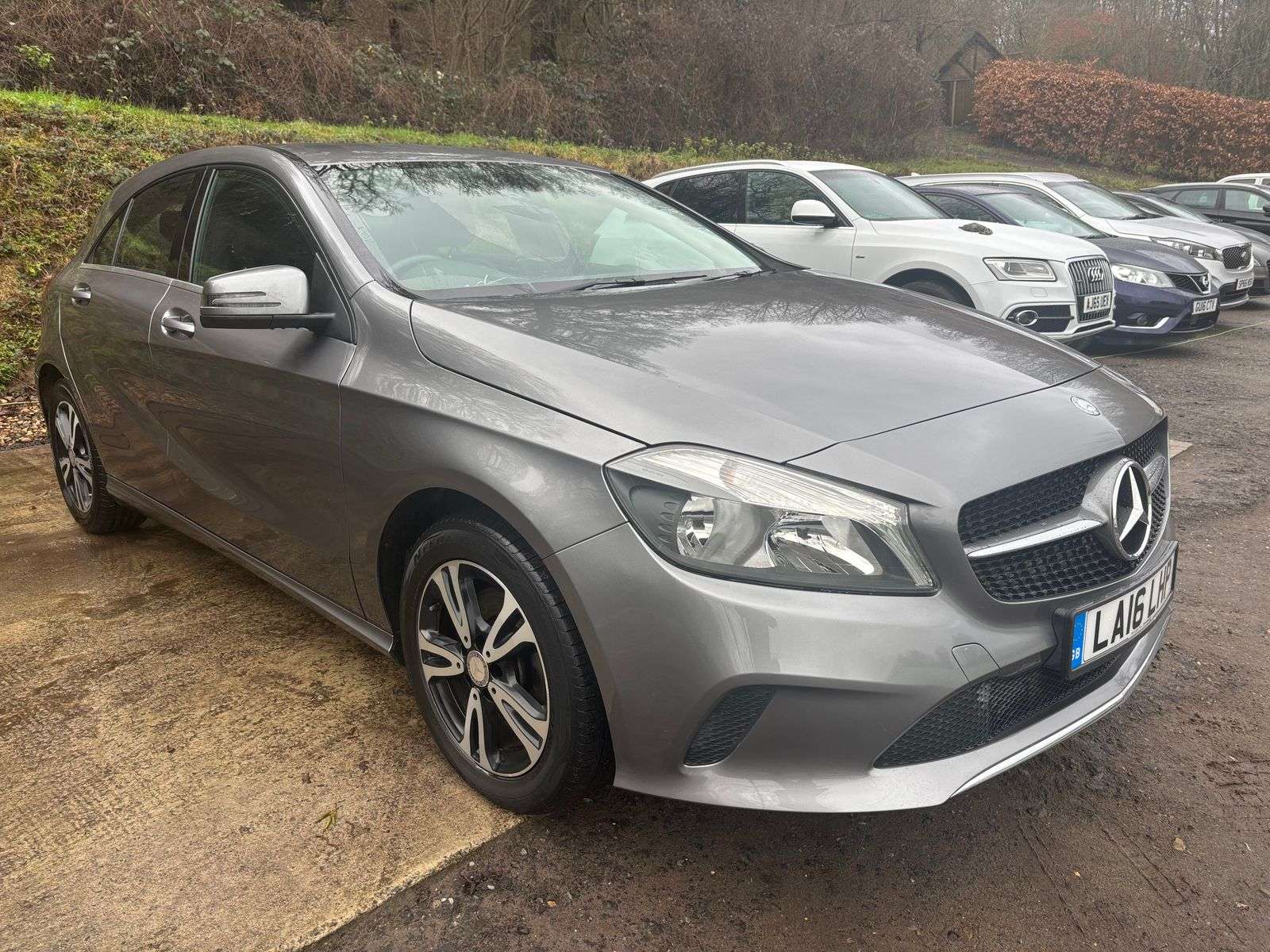 A 2016 MERCEDES-BENZ A CLASS 1.6 A180 SE Hatchback 5dr Petrol 7G-DCT Euro 6 (s/s) (122 ps) A 2016 MERCEDES-BENZ A CLASS 1.6 A180 SE Hatchback 5dr Petrol 7G-DCT Euro 6 (s/s) (122 ps)
