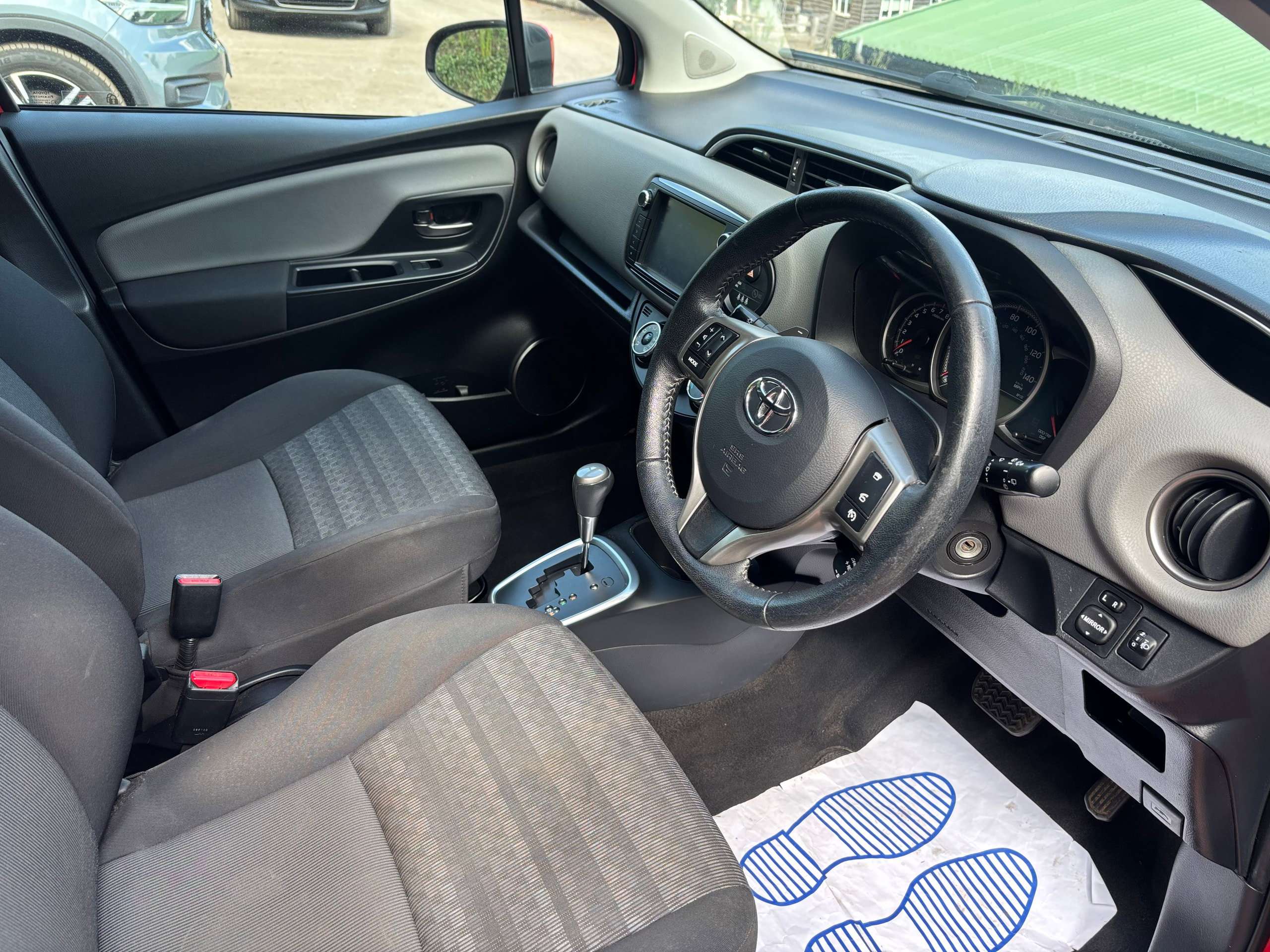 2016 TOYOTA YARIS 2016 TOYOTA YARIS