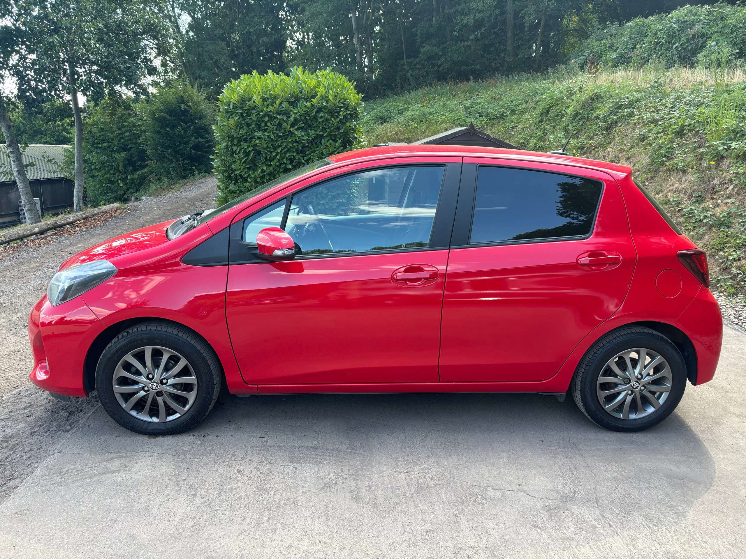 2016 TOYOTA YARIS 2016 TOYOTA YARIS