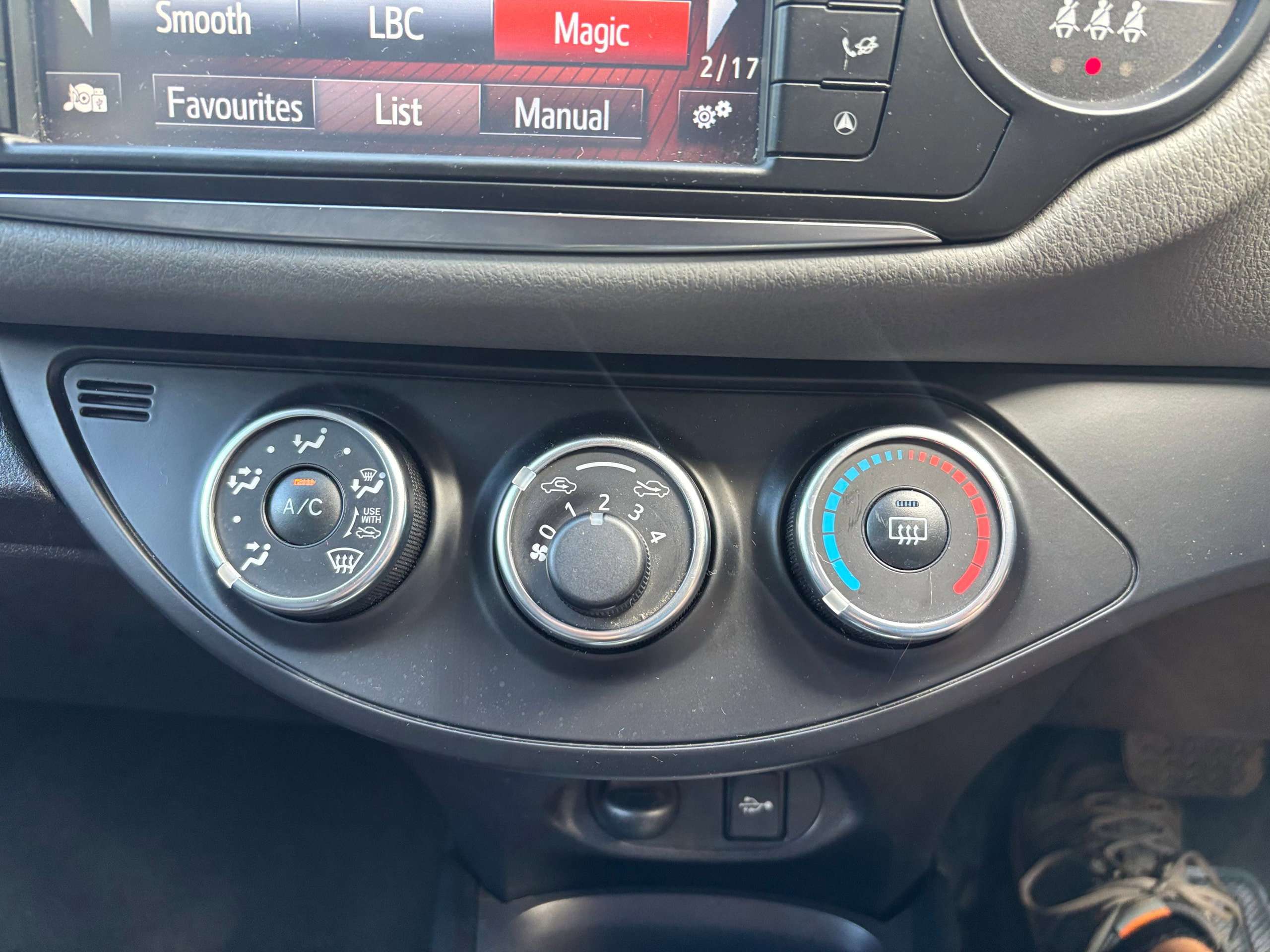 2016 TOYOTA YARIS 2016 TOYOTA YARIS
