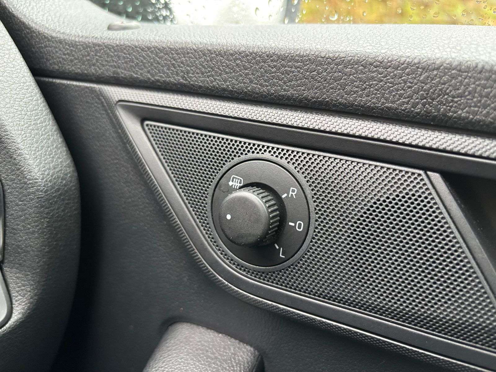 2015 SKODA FABIA 2015 SKODA FABIA