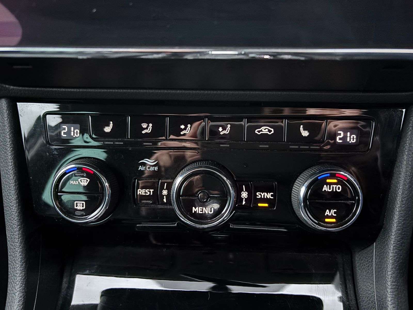 2019 SKODA SUPERB 2019 SKODA SUPERB