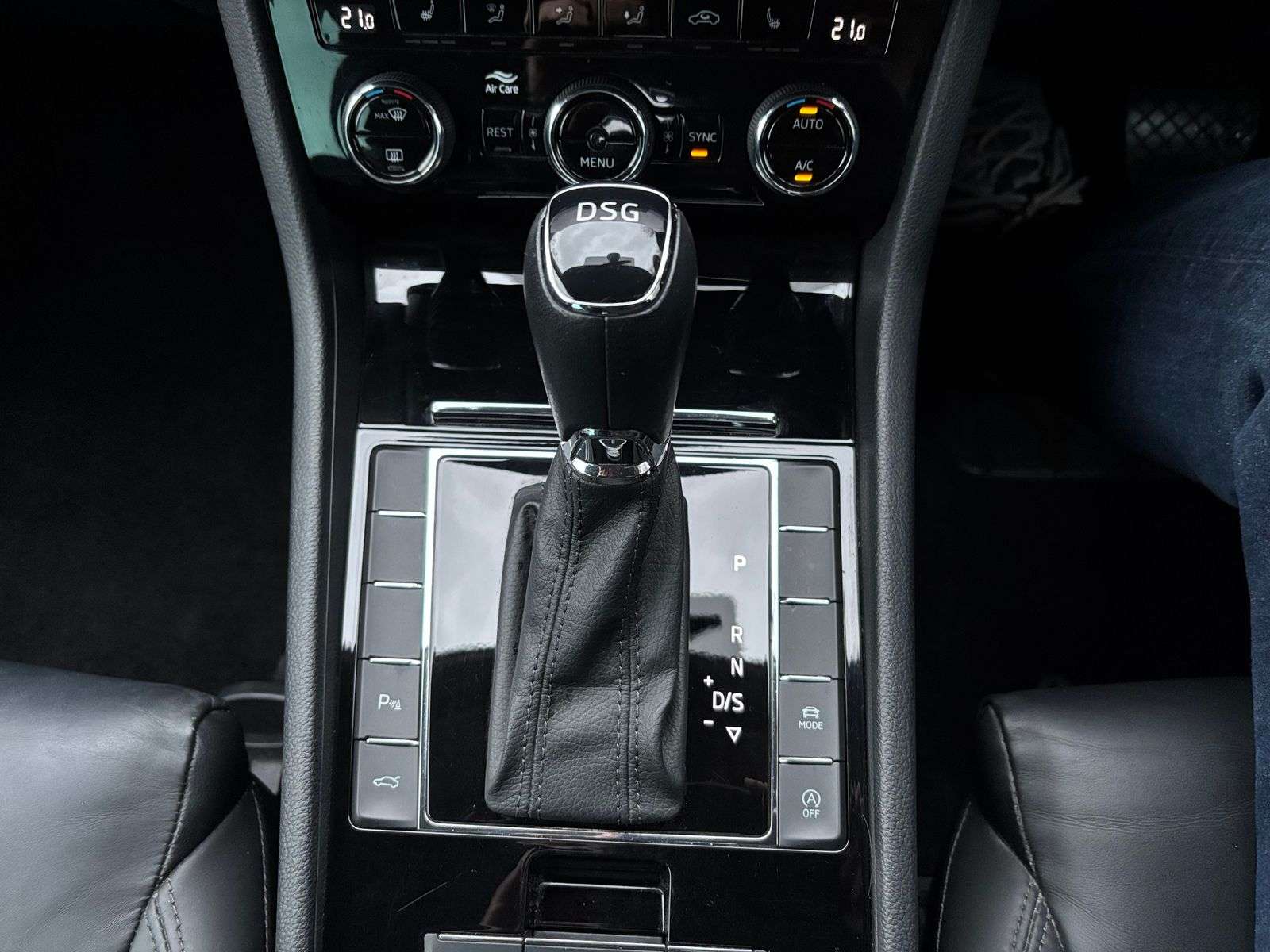 2019 SKODA SUPERB 2019 SKODA SUPERB