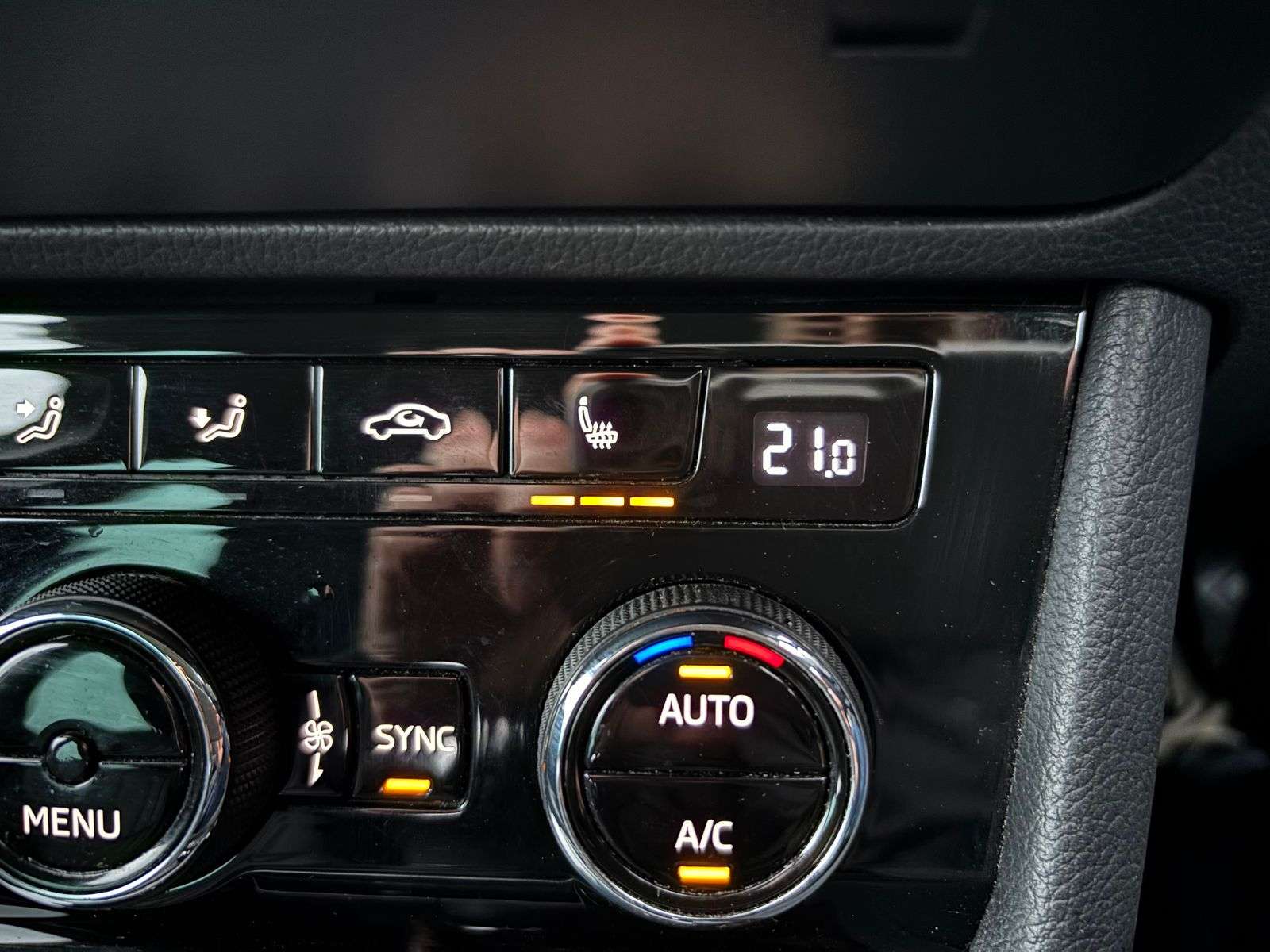 2019 SKODA SUPERB 2019 SKODA SUPERB