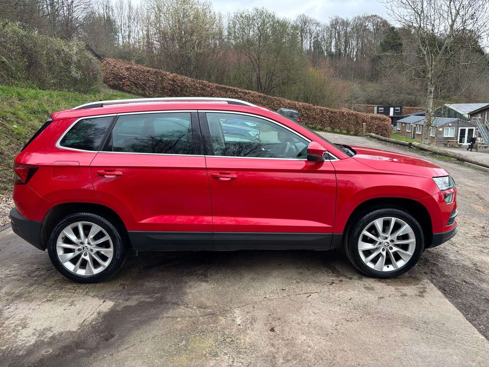 A 2018 SKODA KAROQ 1.5 TSI SE L SUV 5dr Petrol DSG Euro 6 (s/s) (150 ps) A 2018 SKODA KAROQ 1.5 TSI SE L SUV 5dr Petrol DSG Euro 6 (s/s) (150 ps)