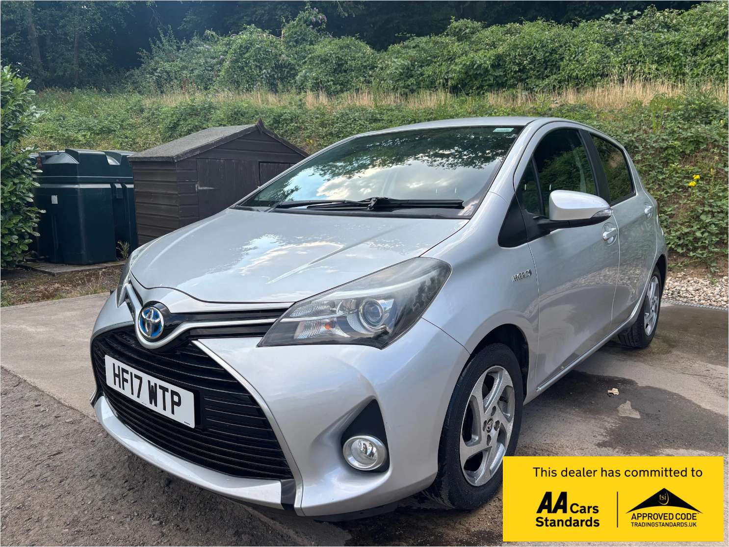 A 2017 TOYOTA YARIS 1.5 VVT-h Icon Hatchback 5dr Petrol Hybrid E-CVT Euro 6 (101 ps) A 2017 TOYOTA YARIS 1.5 VVT-h Icon Hatchback 5dr Petrol Hybrid E-CVT Euro 6 (101 ps)