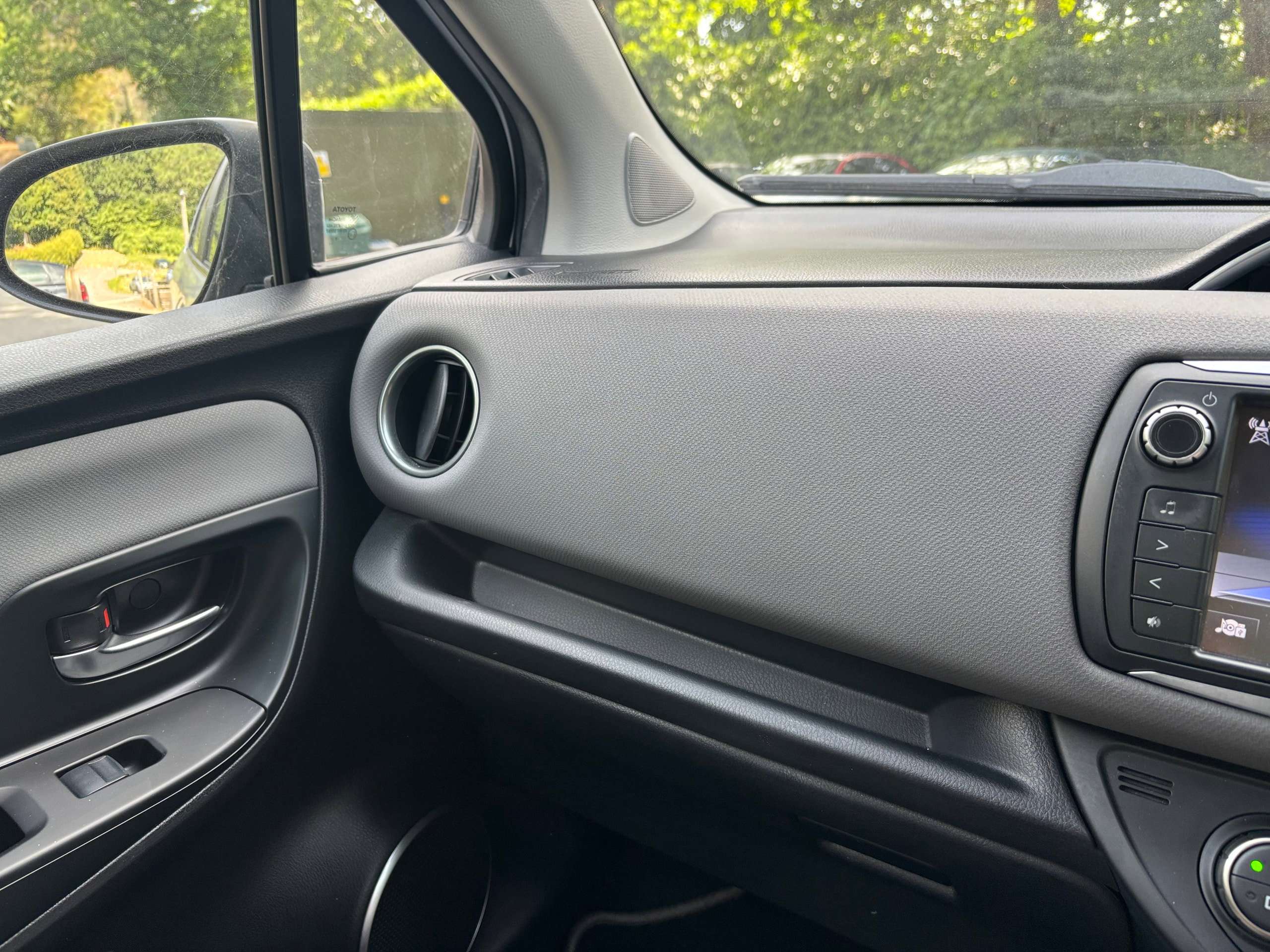 2017 TOYOTA YARIS 2017 TOYOTA YARIS