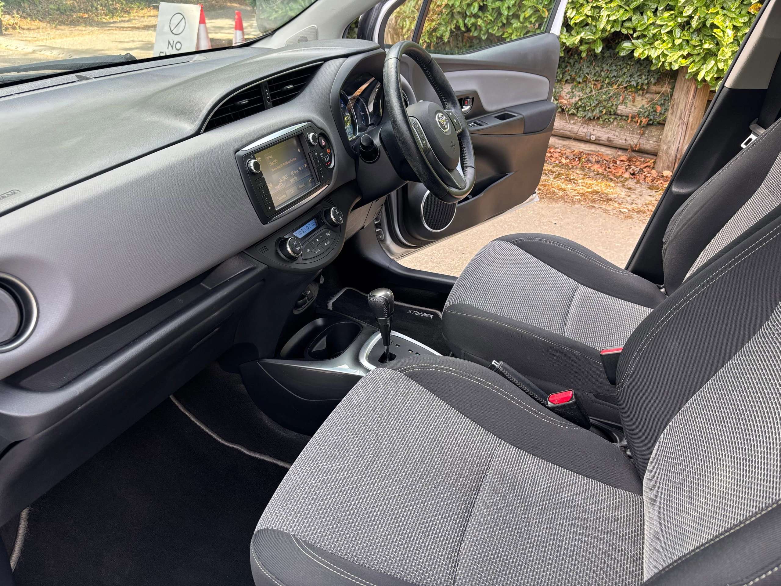 2017 TOYOTA YARIS 2017 TOYOTA YARIS