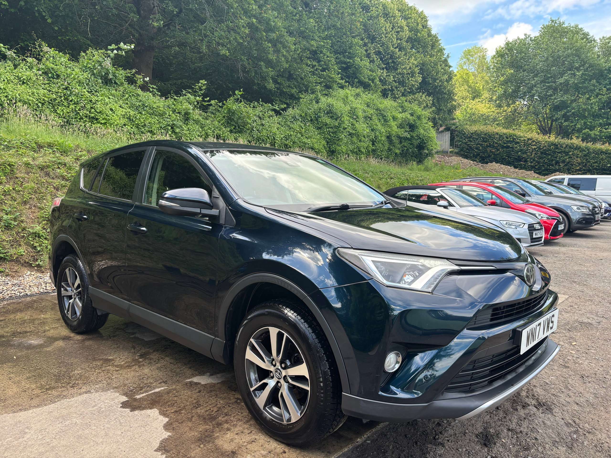 A 2017 TOYOTA RAV4 2.0 D-4D Business Edition SUV 5dr Diesel Manual Euro 6 (s/s) (Safety Sense, Nav) (143 ps) A 2017 TOYOTA RAV4 2.0 D-4D Business Edition SUV 5dr Diesel Manual Euro 6 (s/s) (Safety Sense, Nav) (143 ps)