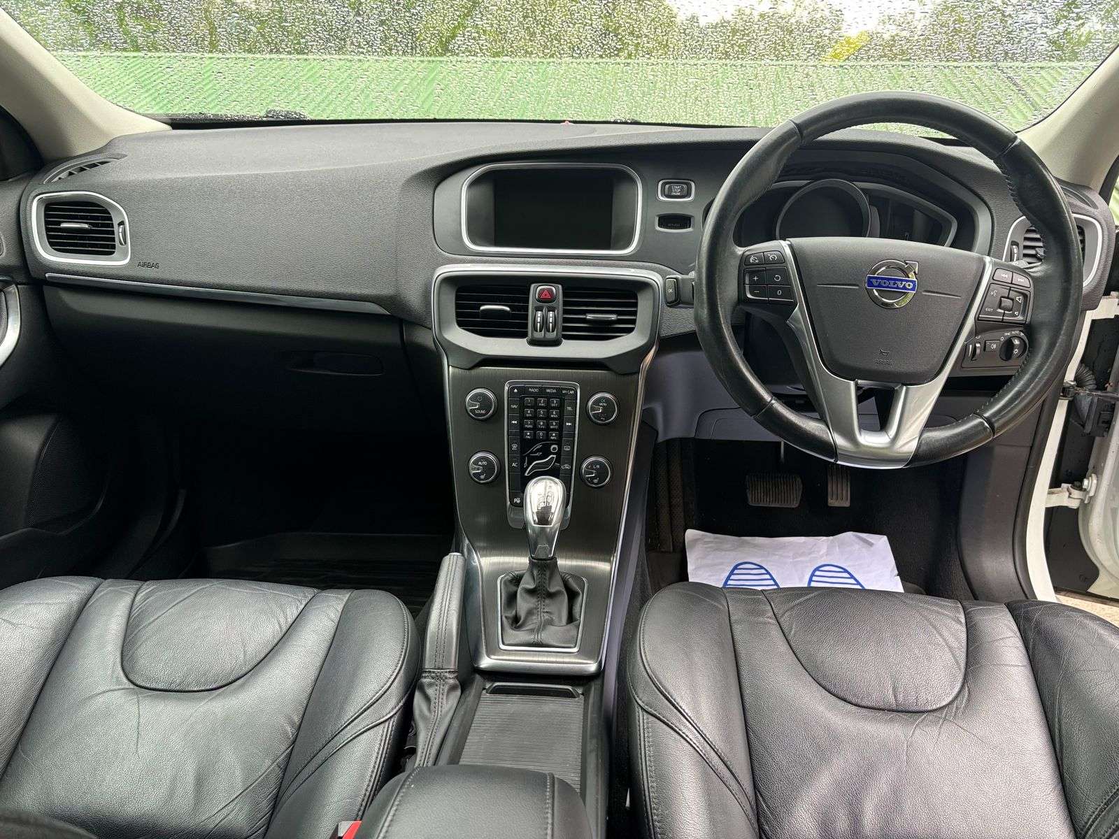 2012 VOLVO V40 2012 VOLVO V40