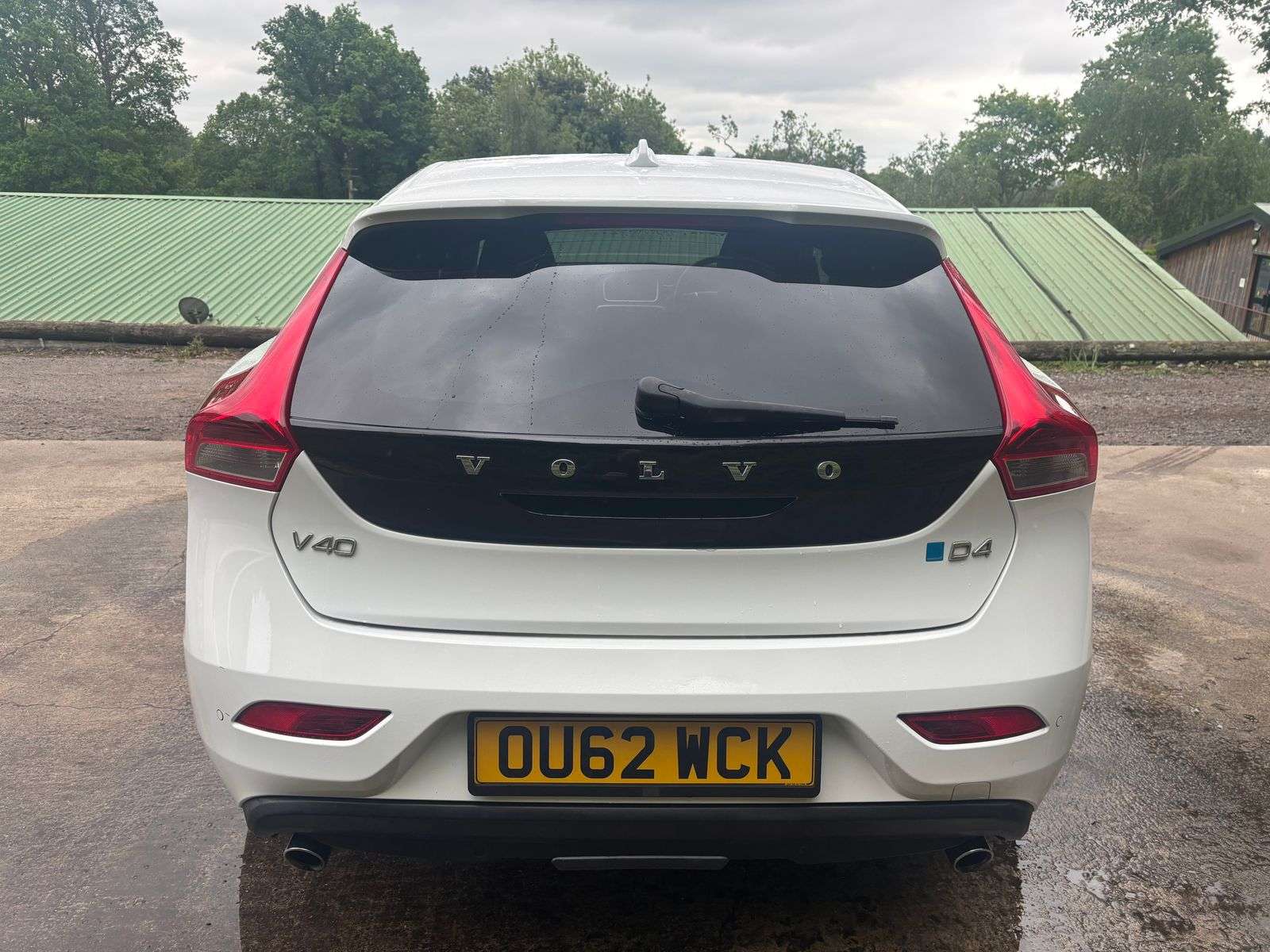 2012 VOLVO V40 2012 VOLVO V40