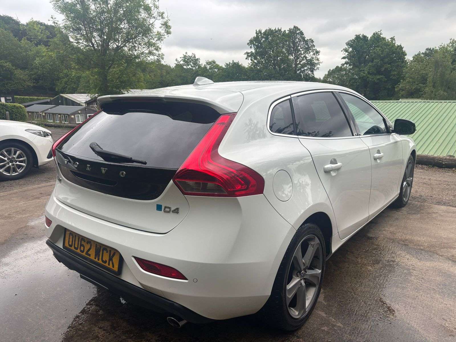 2012 VOLVO V40 2012 VOLVO V40