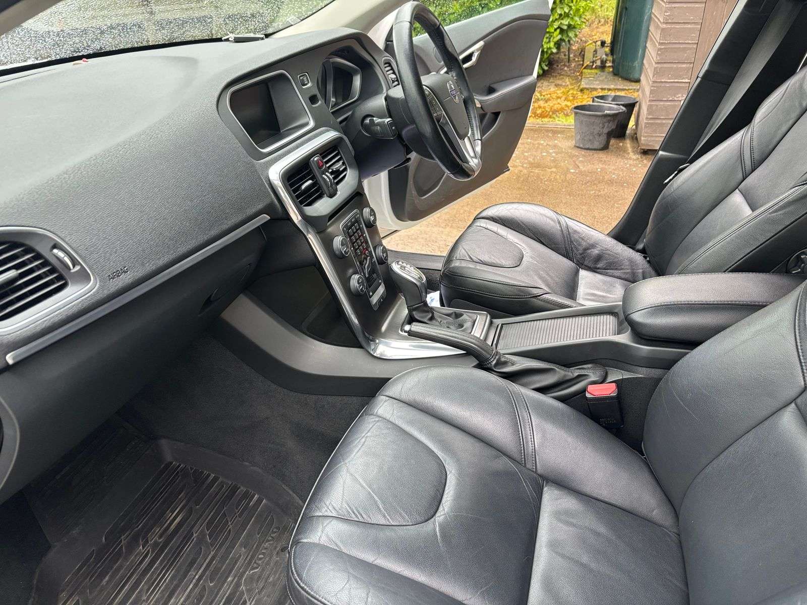 2012 VOLVO V40 2012 VOLVO V40