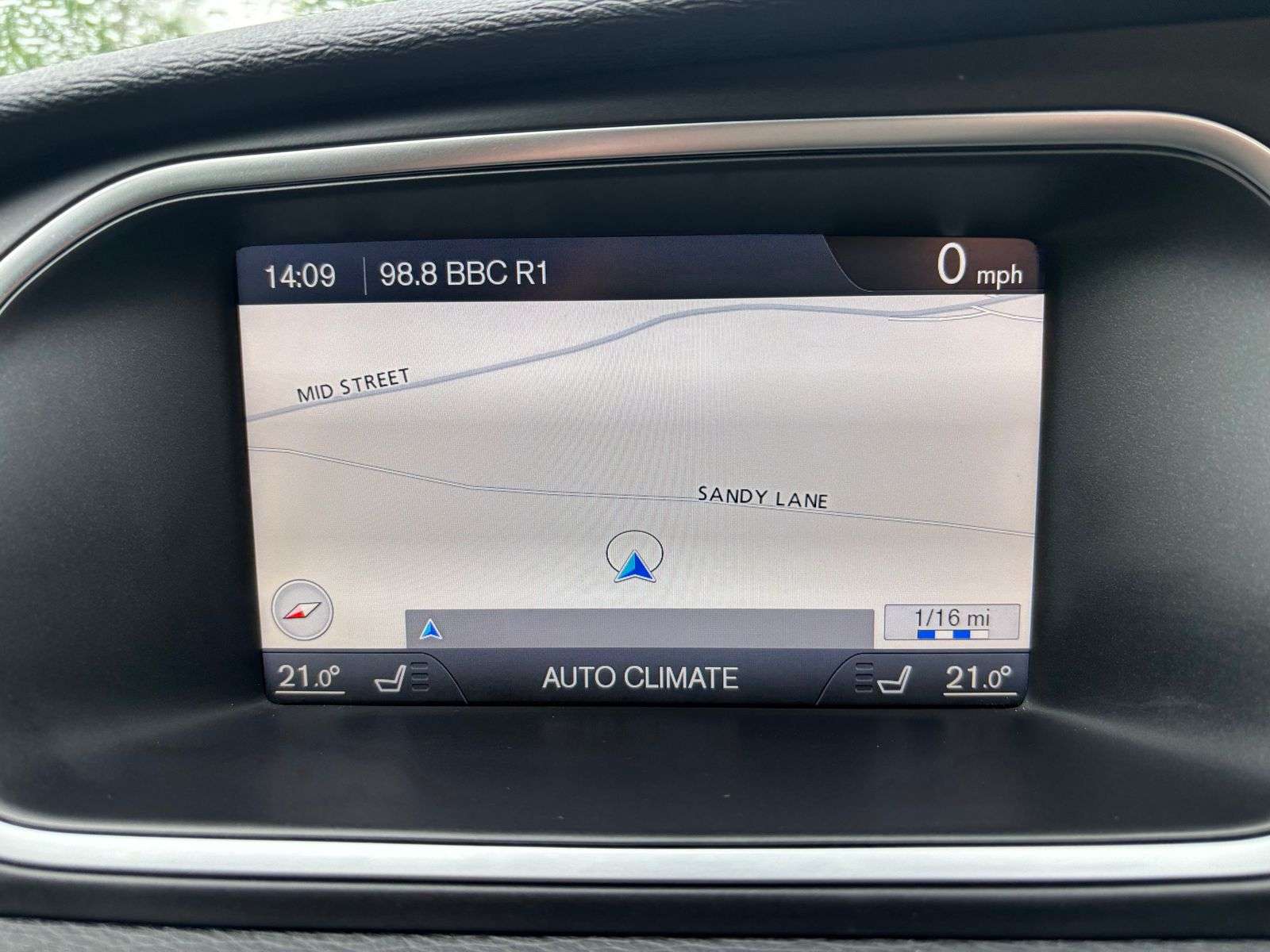 2012 VOLVO V40 2012 VOLVO V40