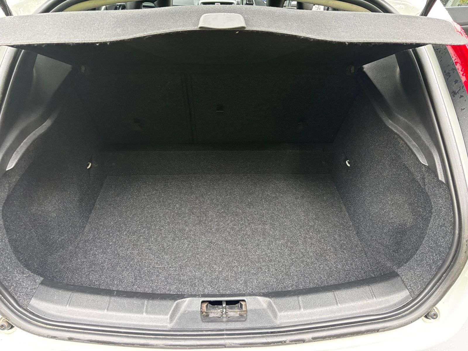 2012 VOLVO V40 2012 VOLVO V40