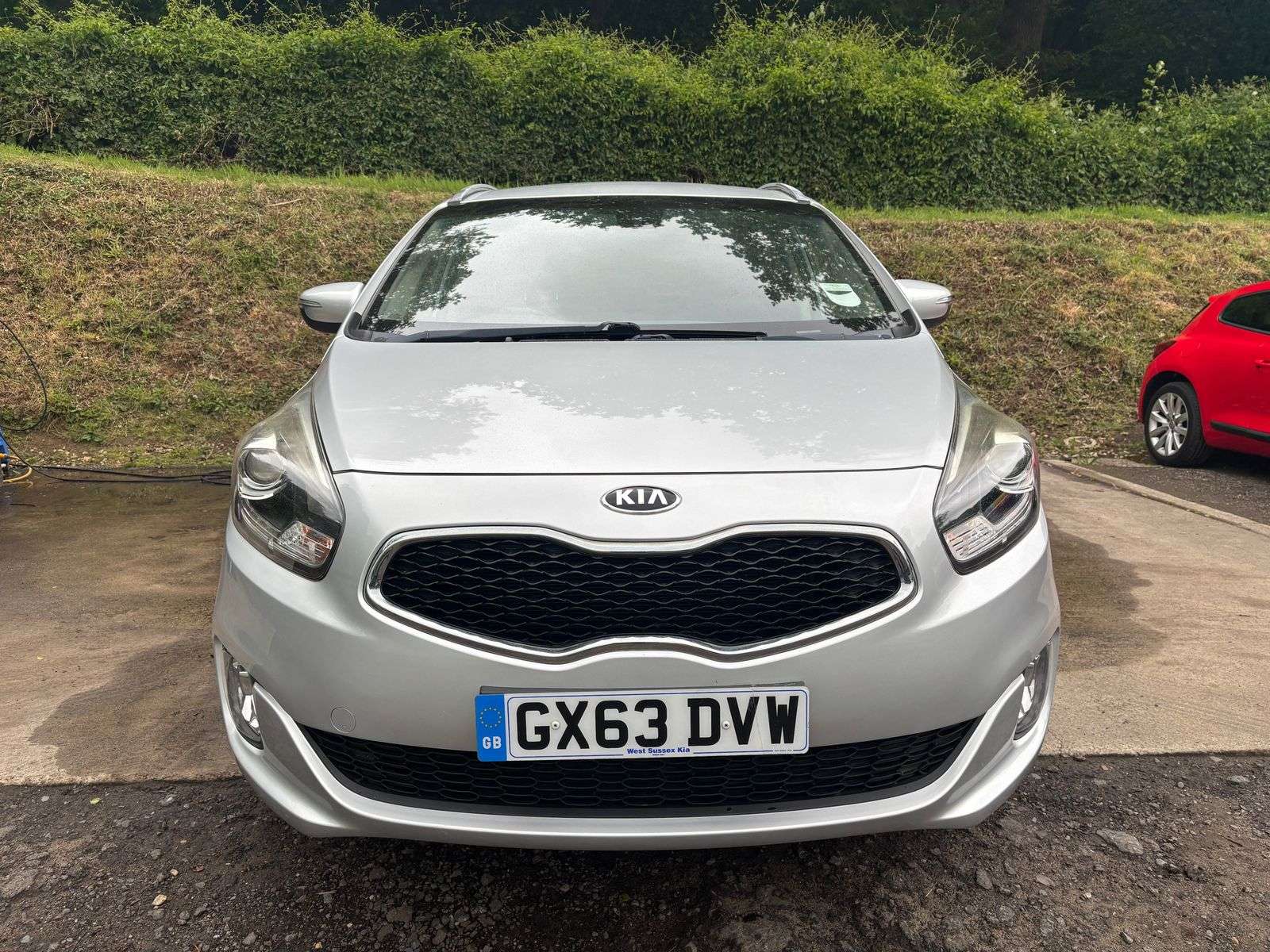 A 2013 KIA CARENS 1.6 GDi EcoDynamics 2 MPV 5dr Petrol Manual Euro 5 (s/s) (133 bhp) A 2013 KIA CARENS 1.6 GDi EcoDynamics 2 MPV 5dr Petrol Manual Euro 5 (s/s) (133 bhp)