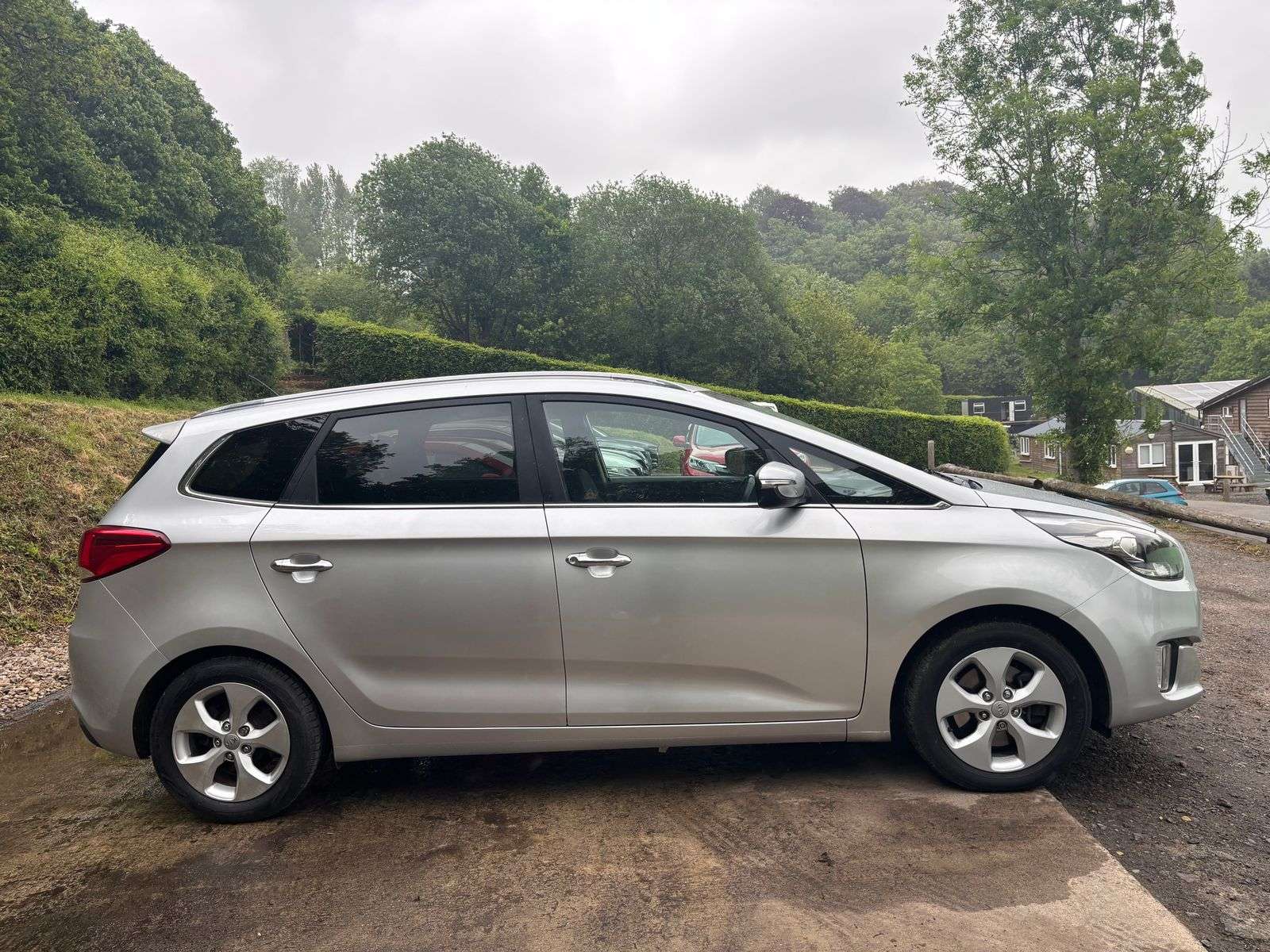 2013 KIA CARENS 2013 KIA CARENS